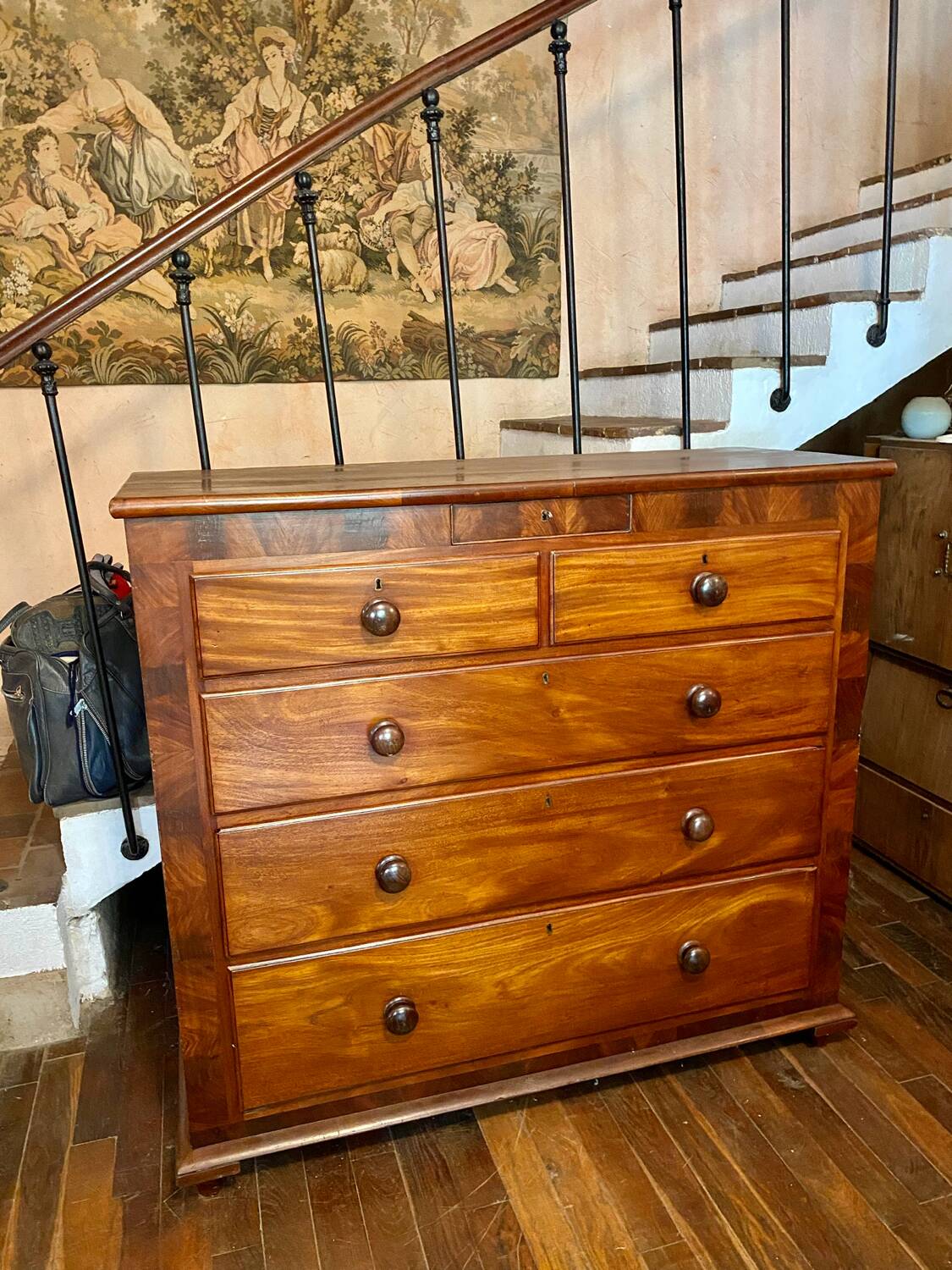 Vintage English chest of drawers