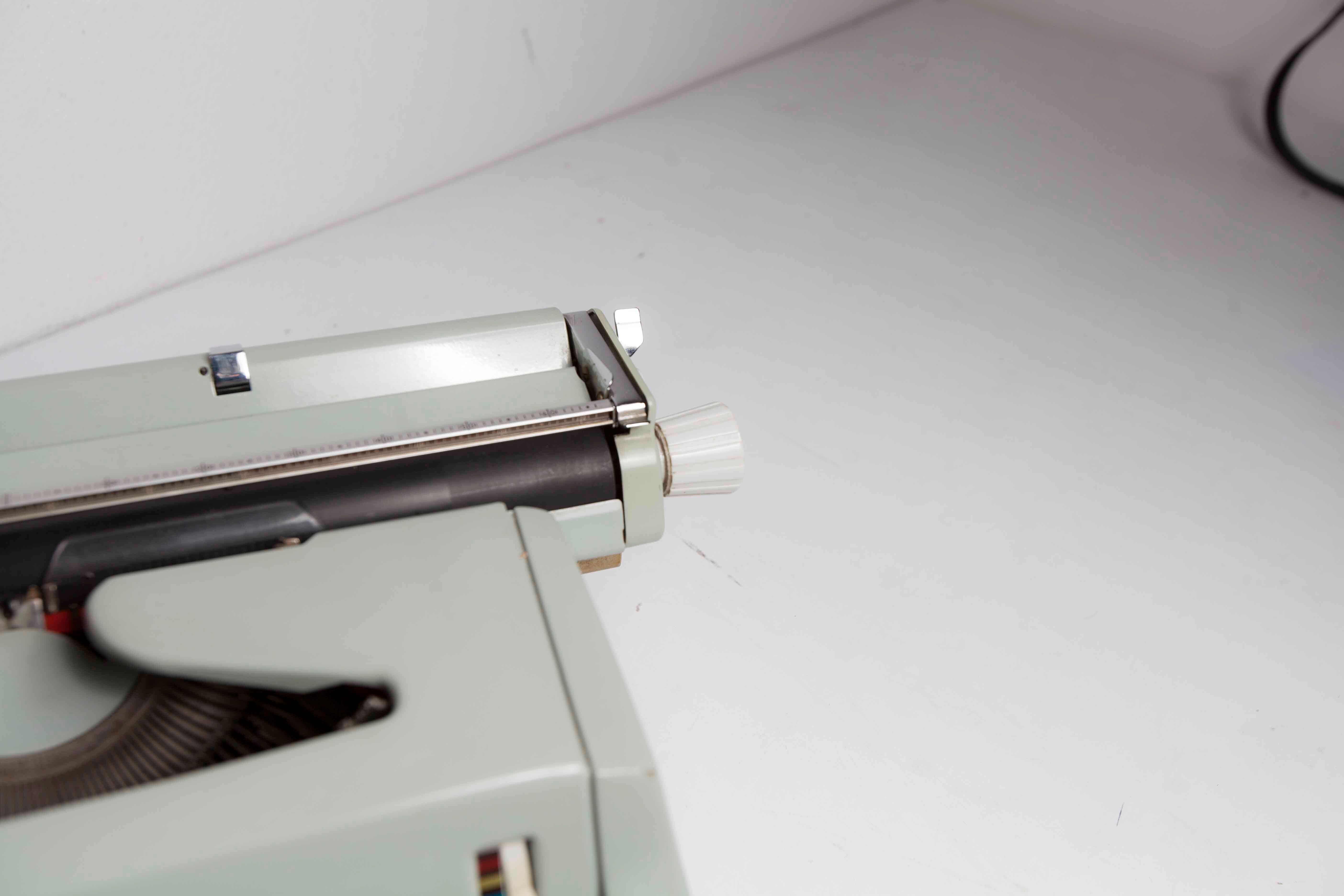 Hermes 3000 typewriter cleaned and tested