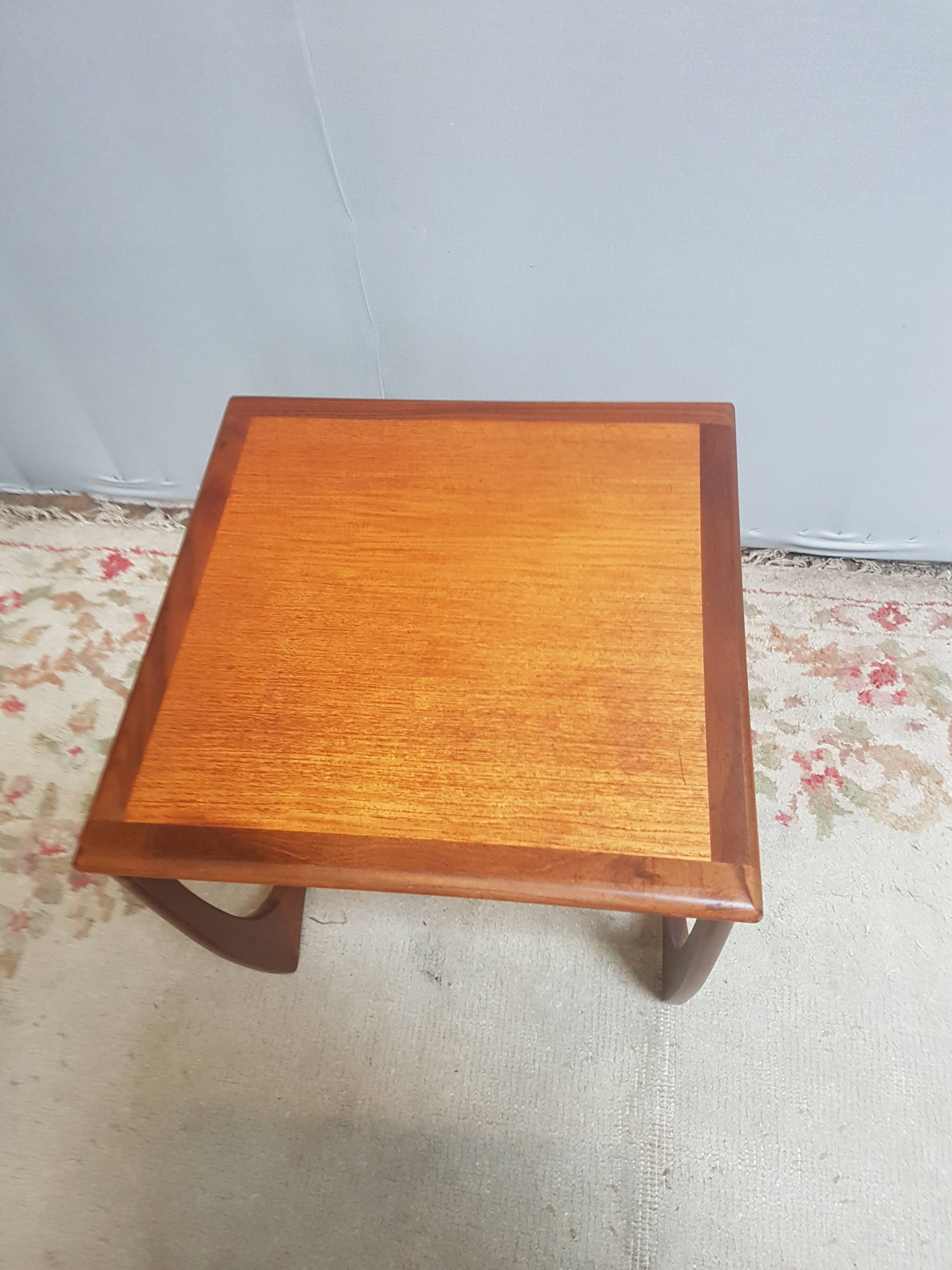 Pull out tables