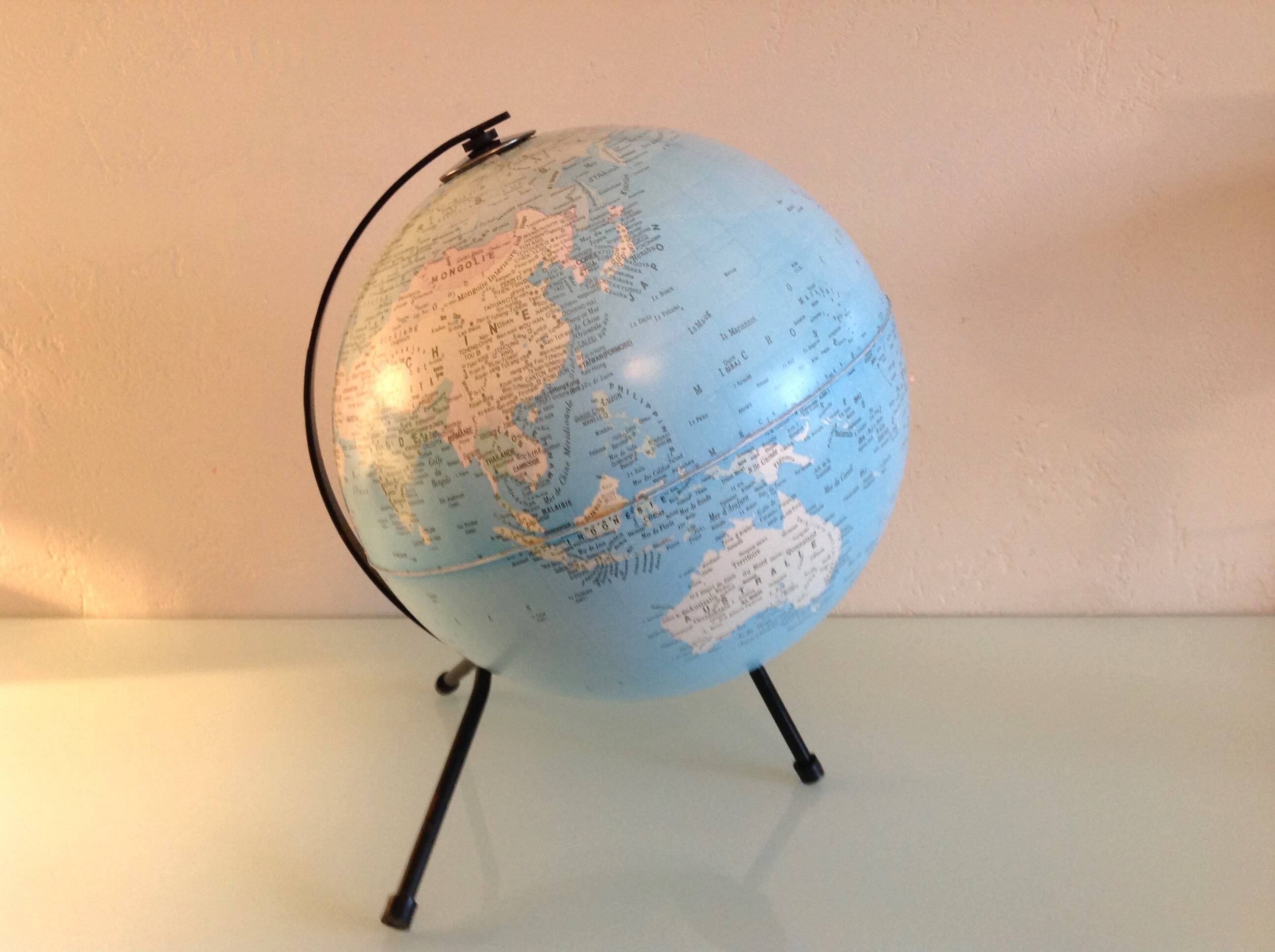 Girard and Barrère terrestrial globe on tripod base / vintage 50s-60s