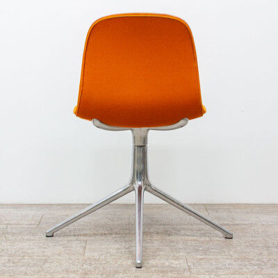 Normann form swivel chair orange