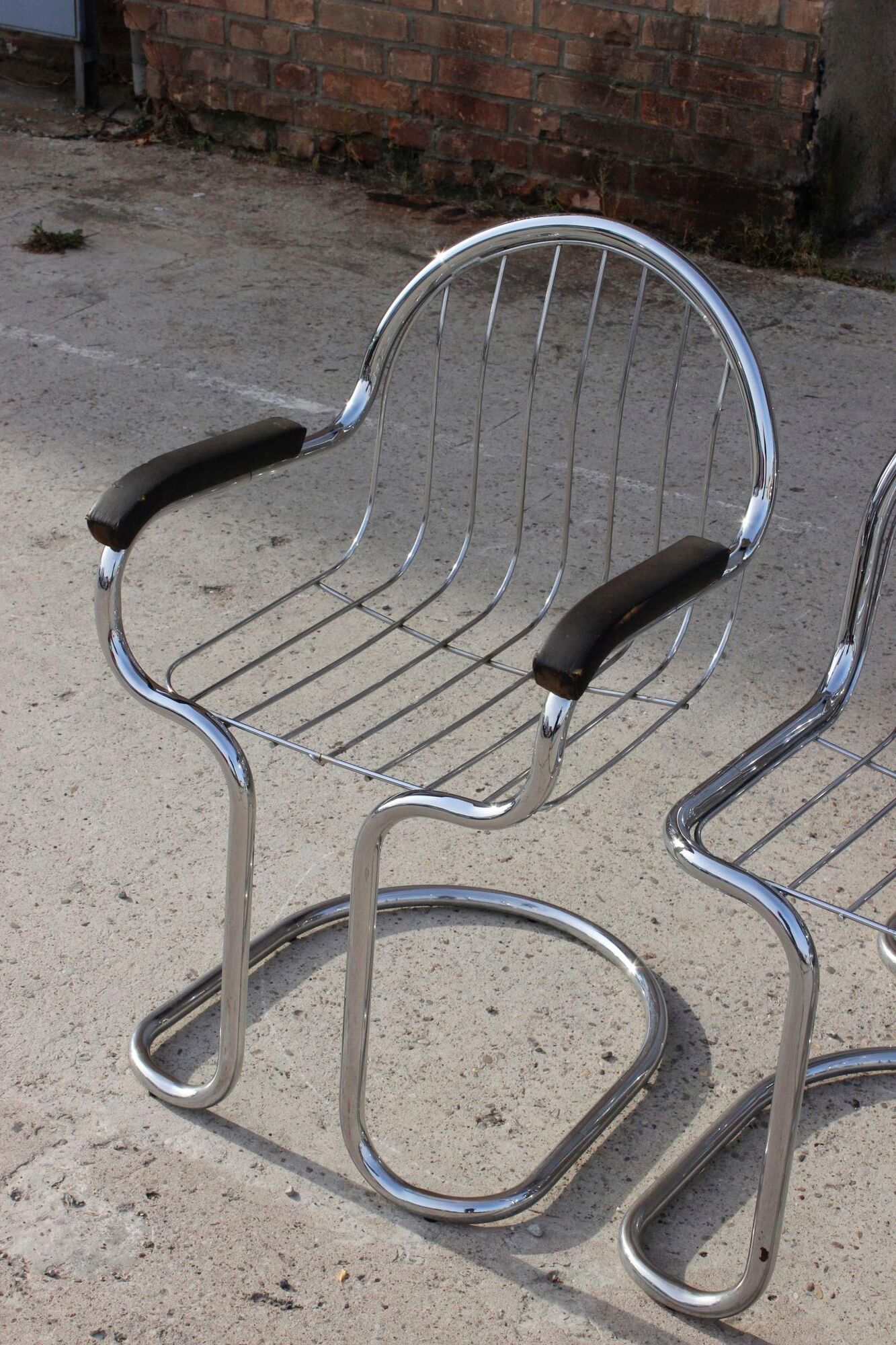 4 chairs & 2 armchairs in chrome-plated steel wire by Gastone Rinaldi, Italy 1970s