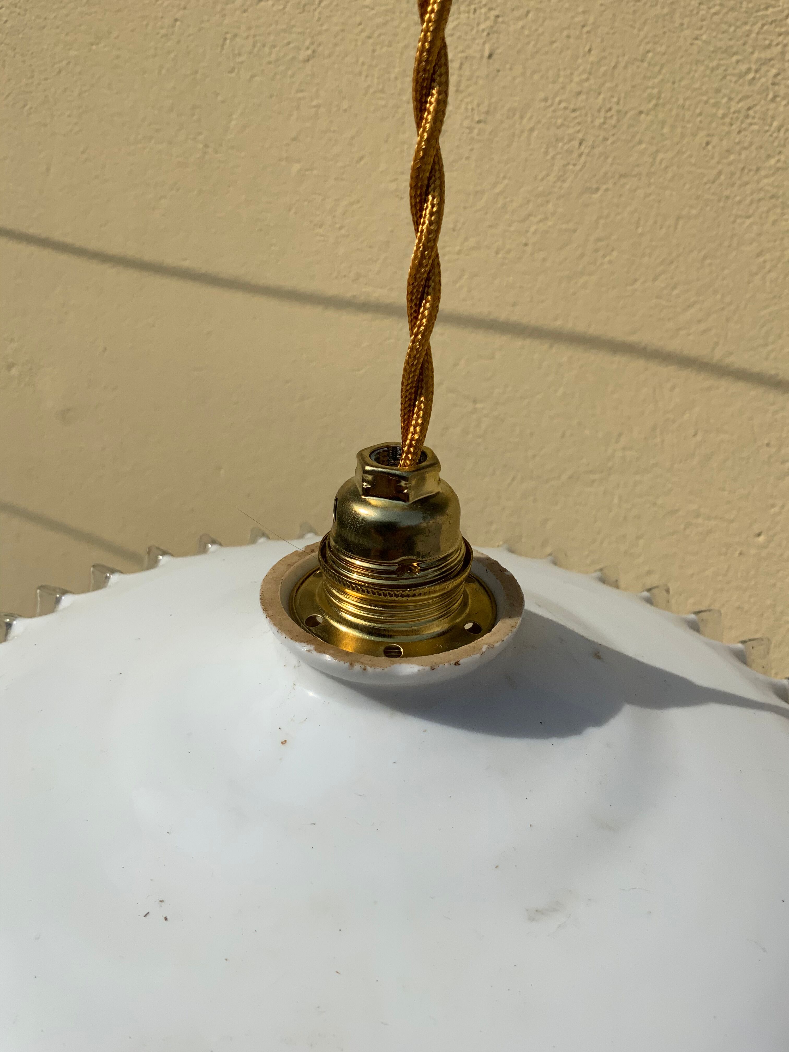Suspension en opaline ondulée vintage douille et fils neuf