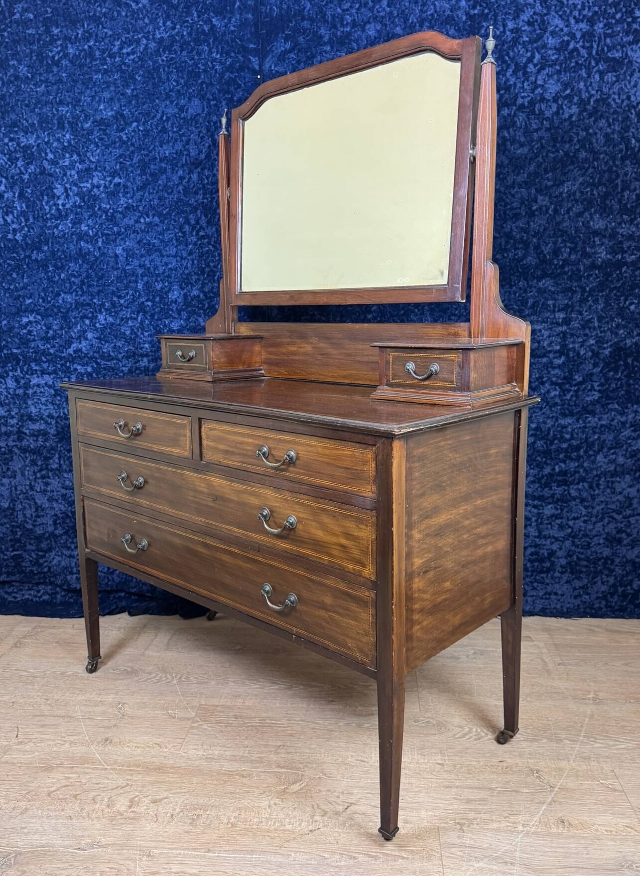 Superb English mahogany psyche chest of drawers circa 1880