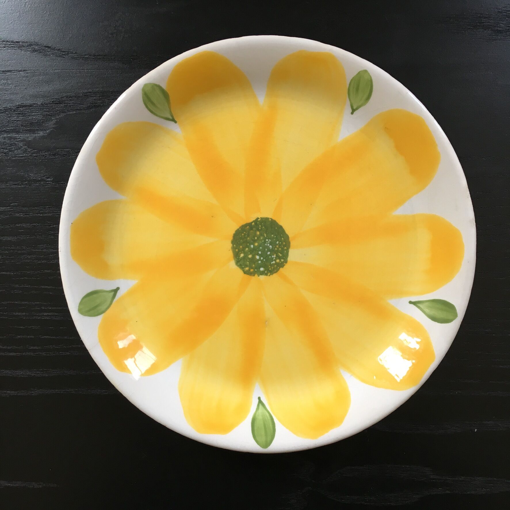 Italian yellow flower plate