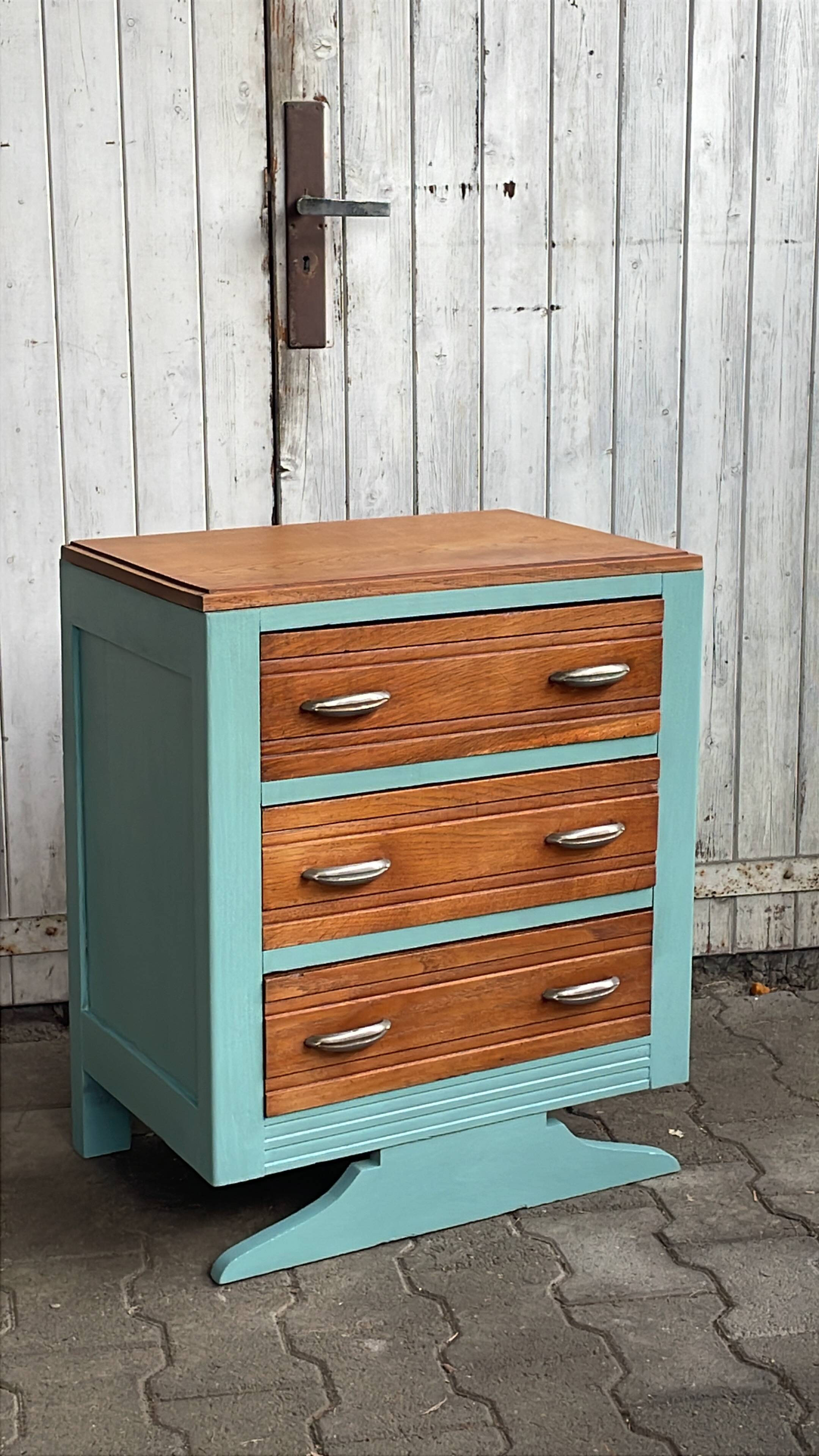 Small oak chest of drawers, France 1940