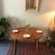 Extendable vintage roundtable
