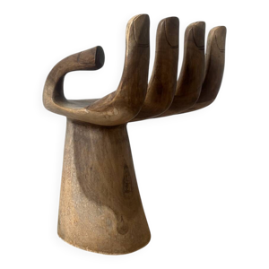 Fauteuil sculptural en - main