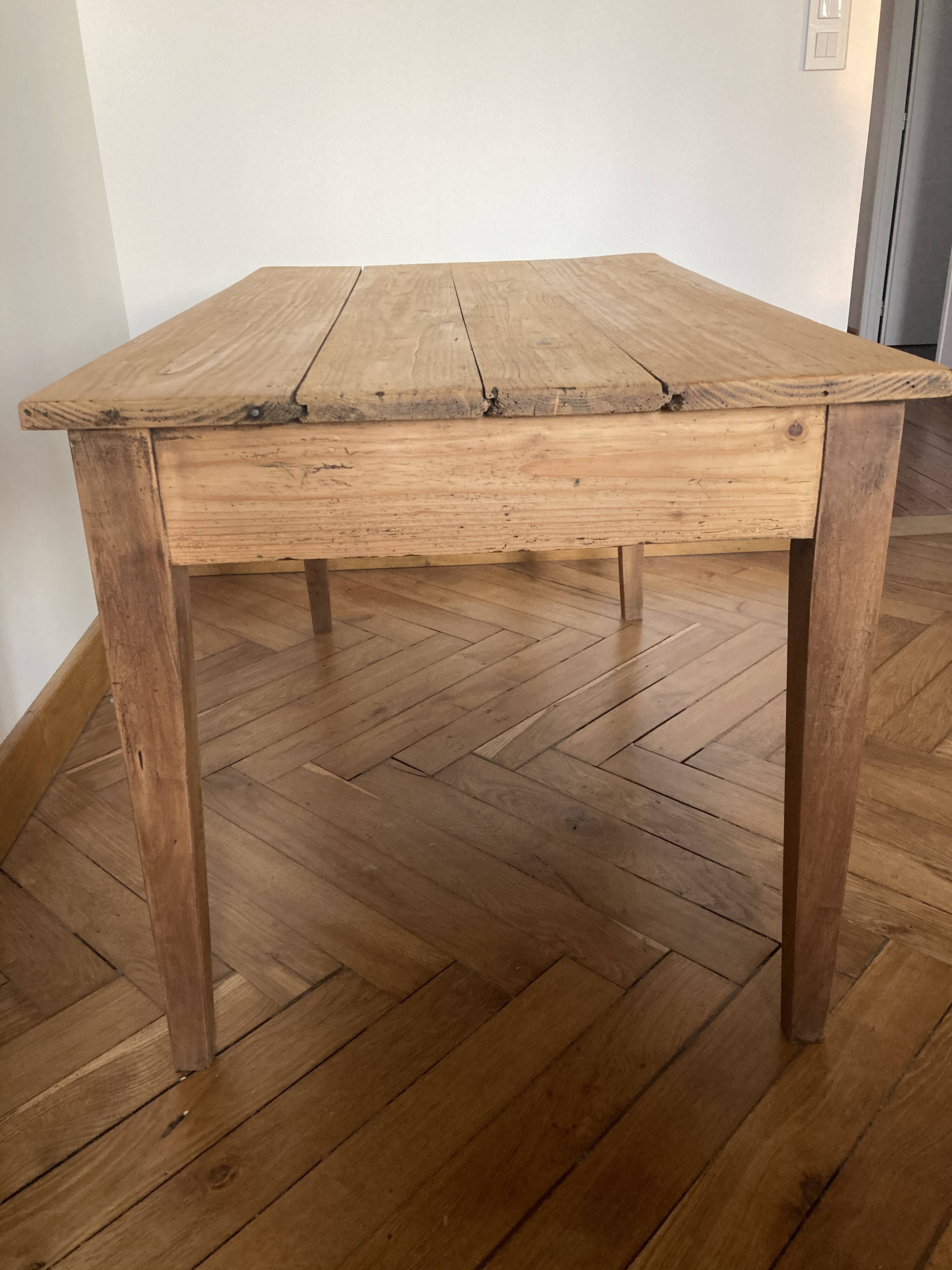 Farm table