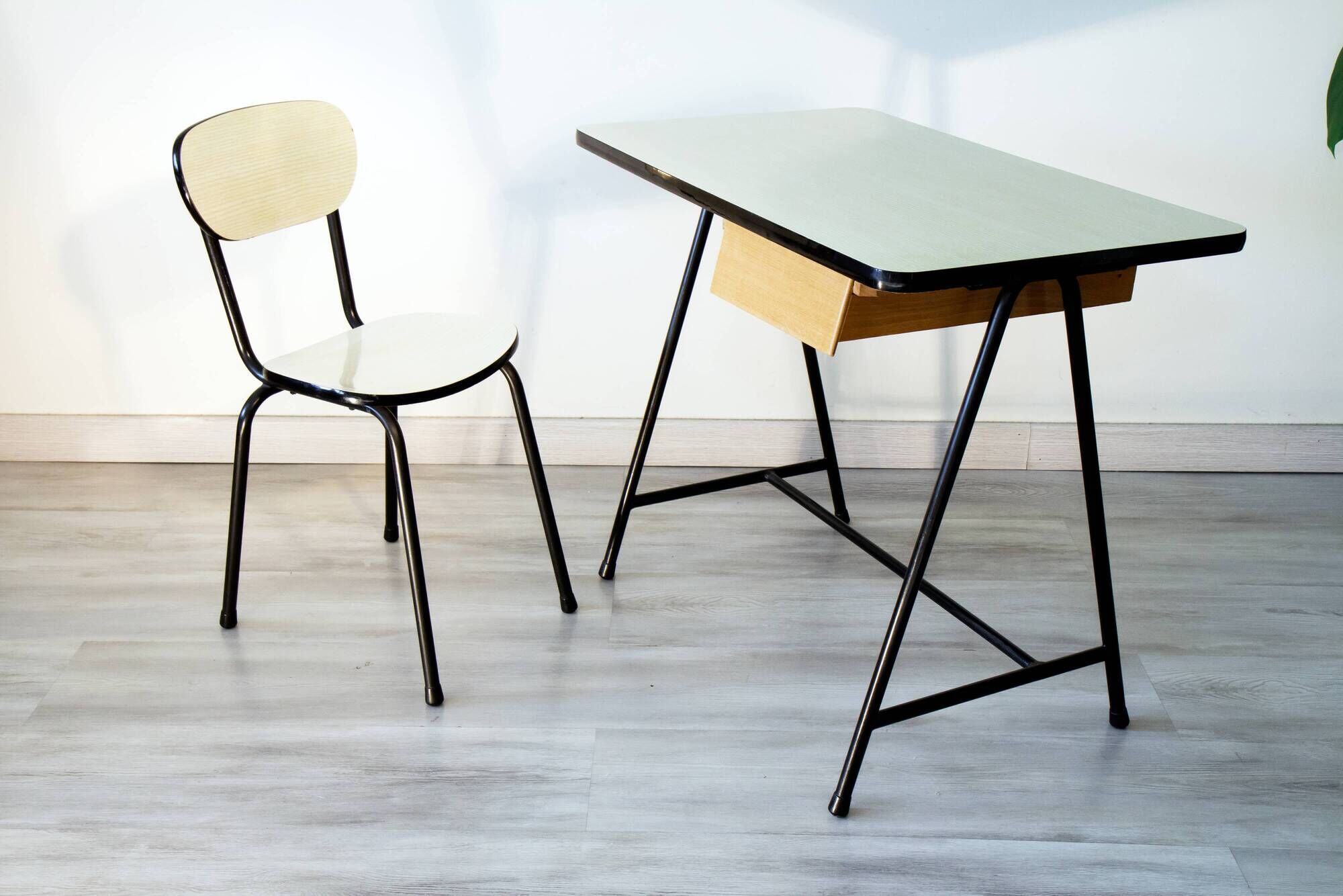 Children's desk and its chair 60s, formica, wood and steel