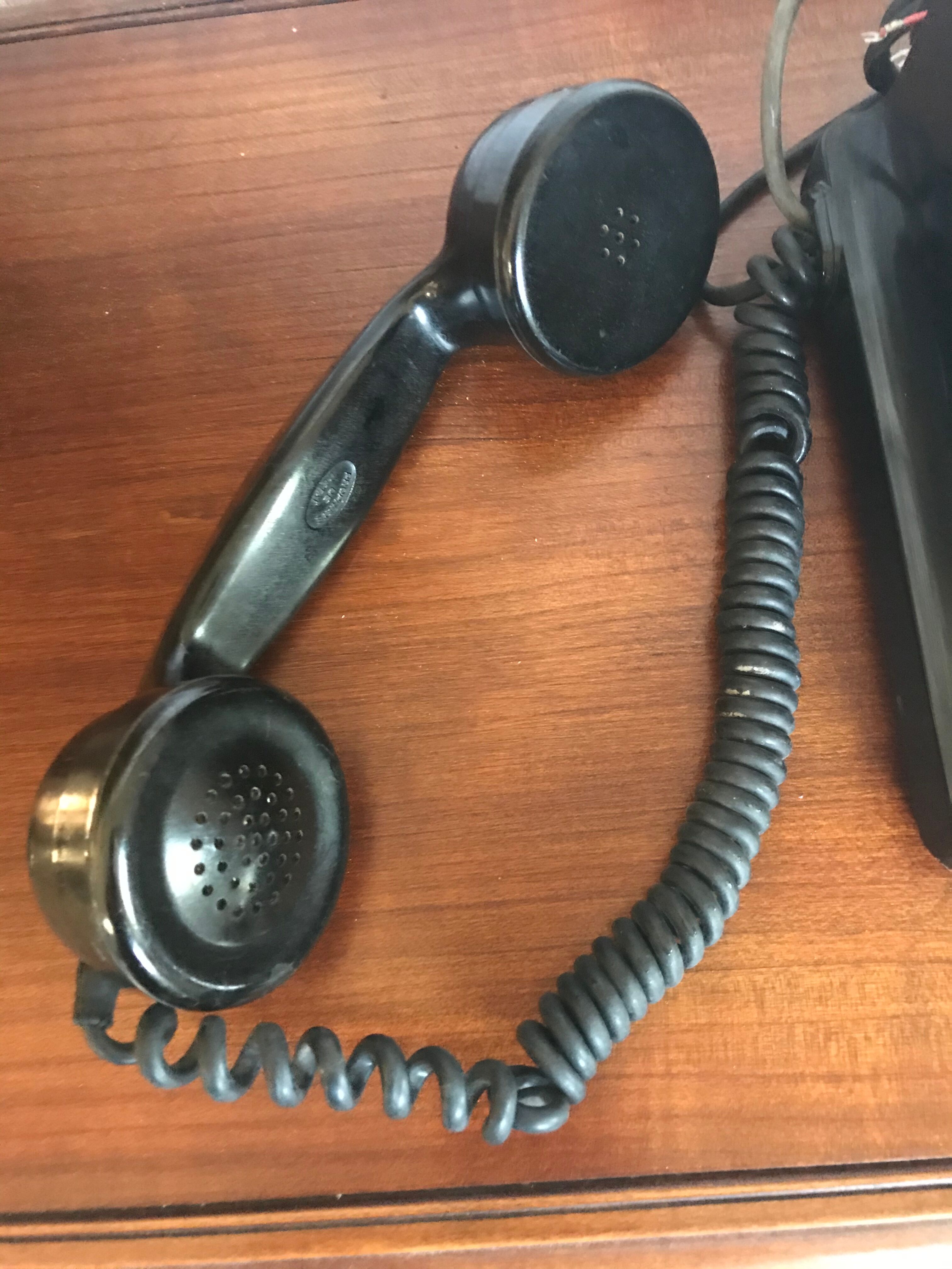 Phone in bakelite, 1960s