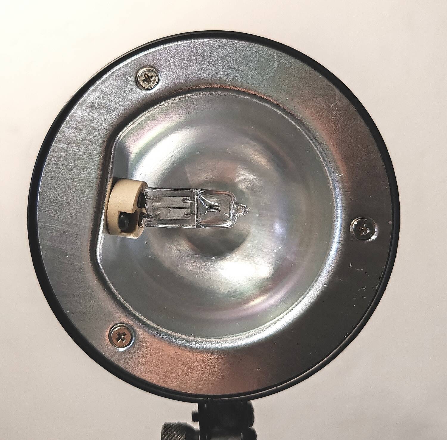 Pair of articulated desk lamps from the 80s