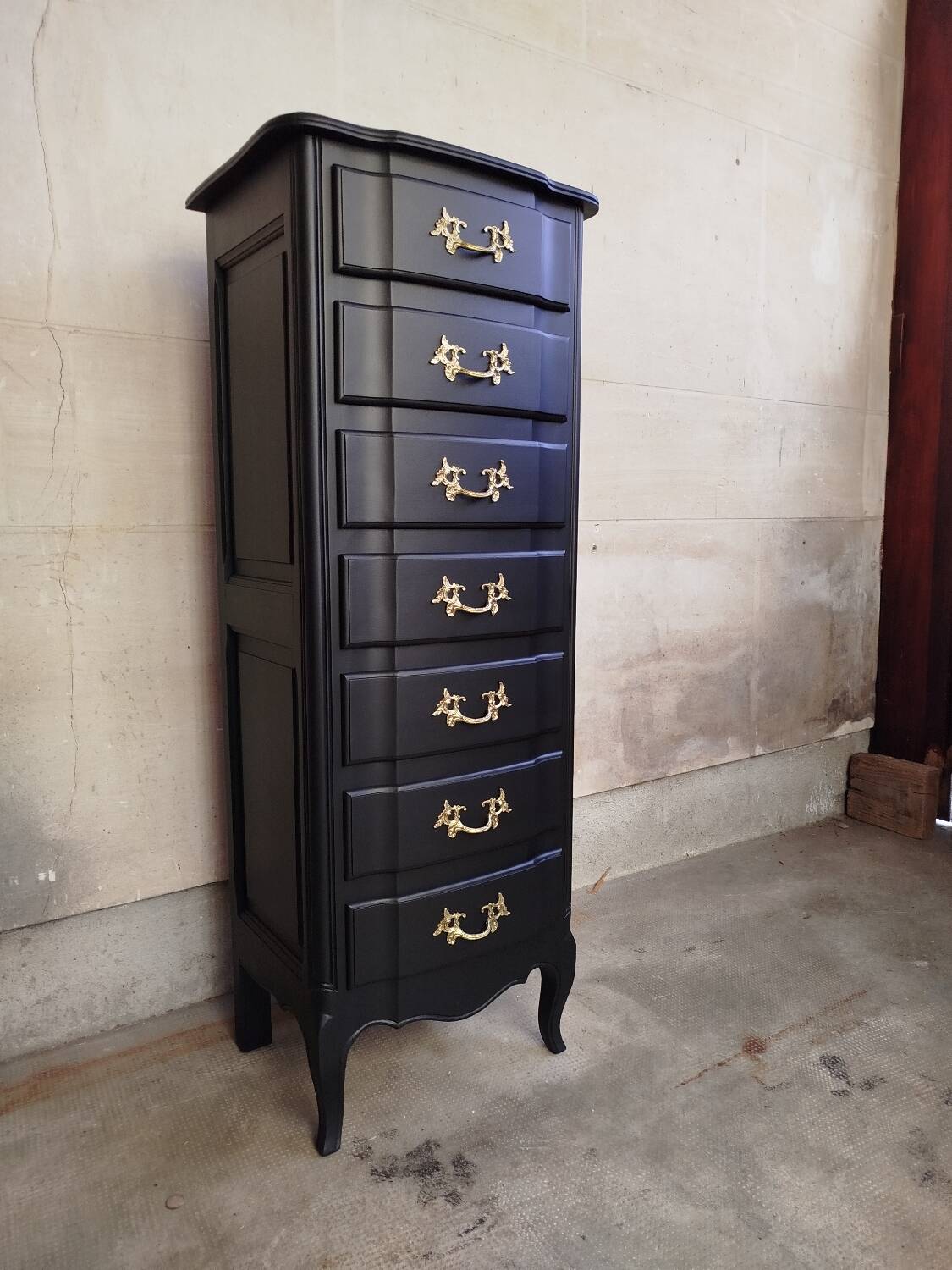 Vintage black weekly planner