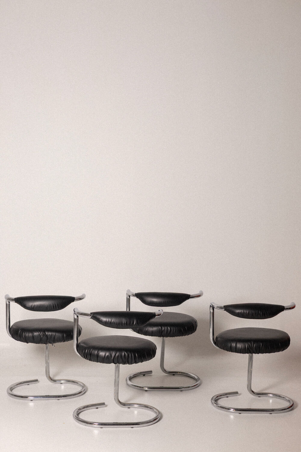 4 chaises cobra de giotto stoppino