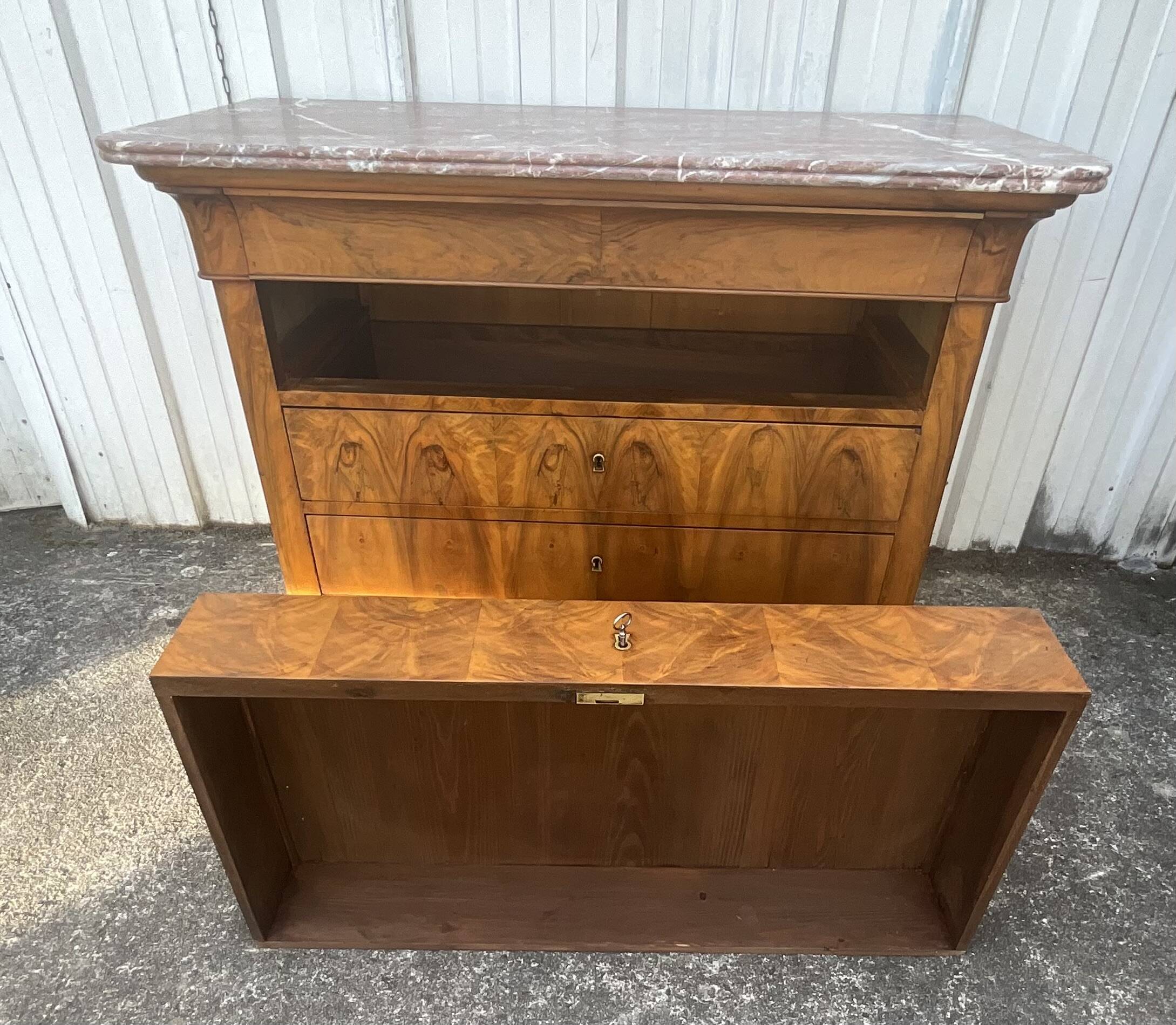 Louis-Philippe commode in walnut burl with pink marble – 19th century