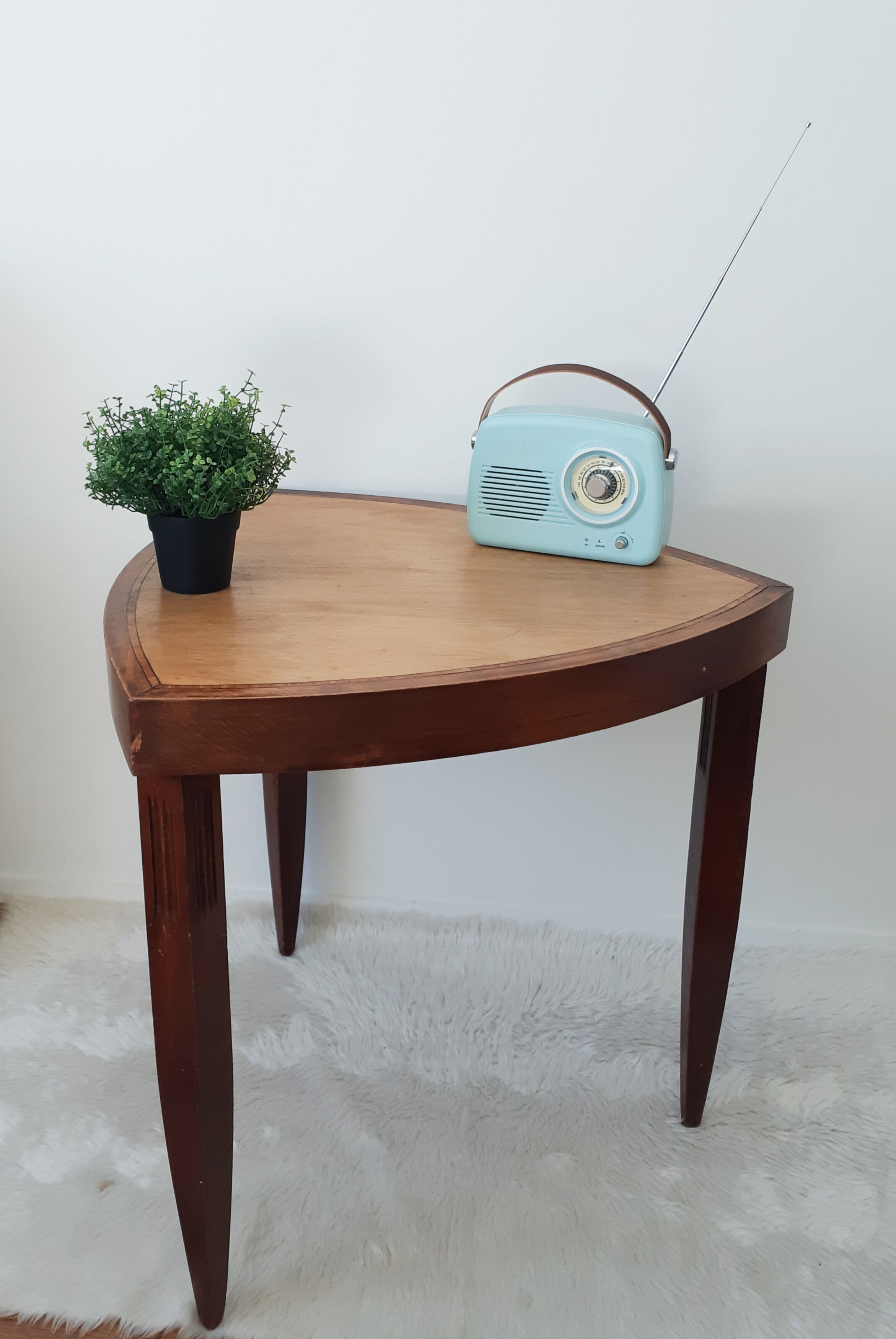 Stella triangular table, vintage, art deco