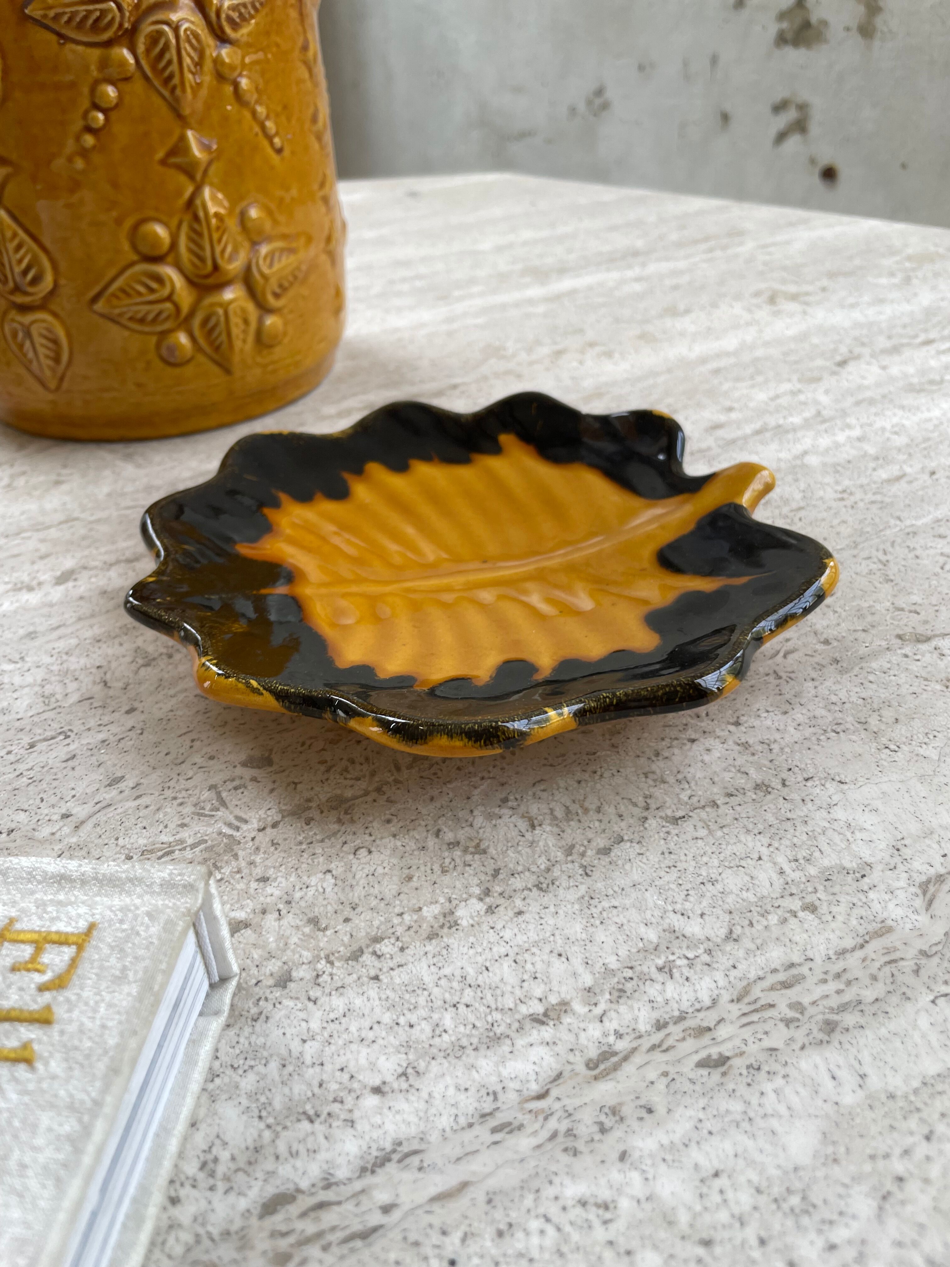 Yellow and black leaf dish