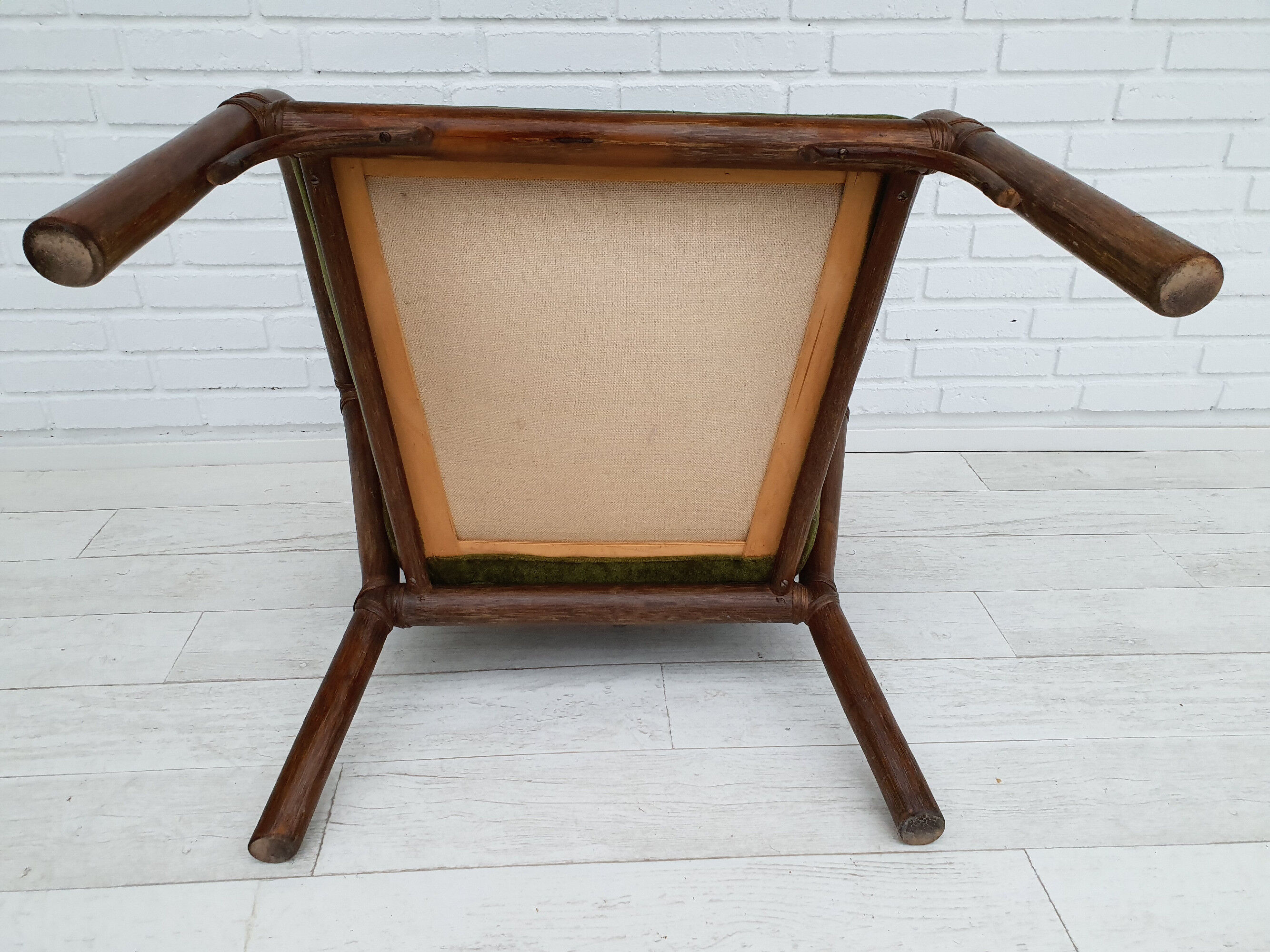Fauteuil danois, rotin, velours, années 70