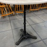 Table bistrot en marbre