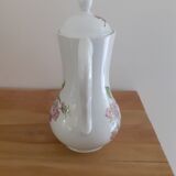 Porcelain teapot of Limoges Royal Lily