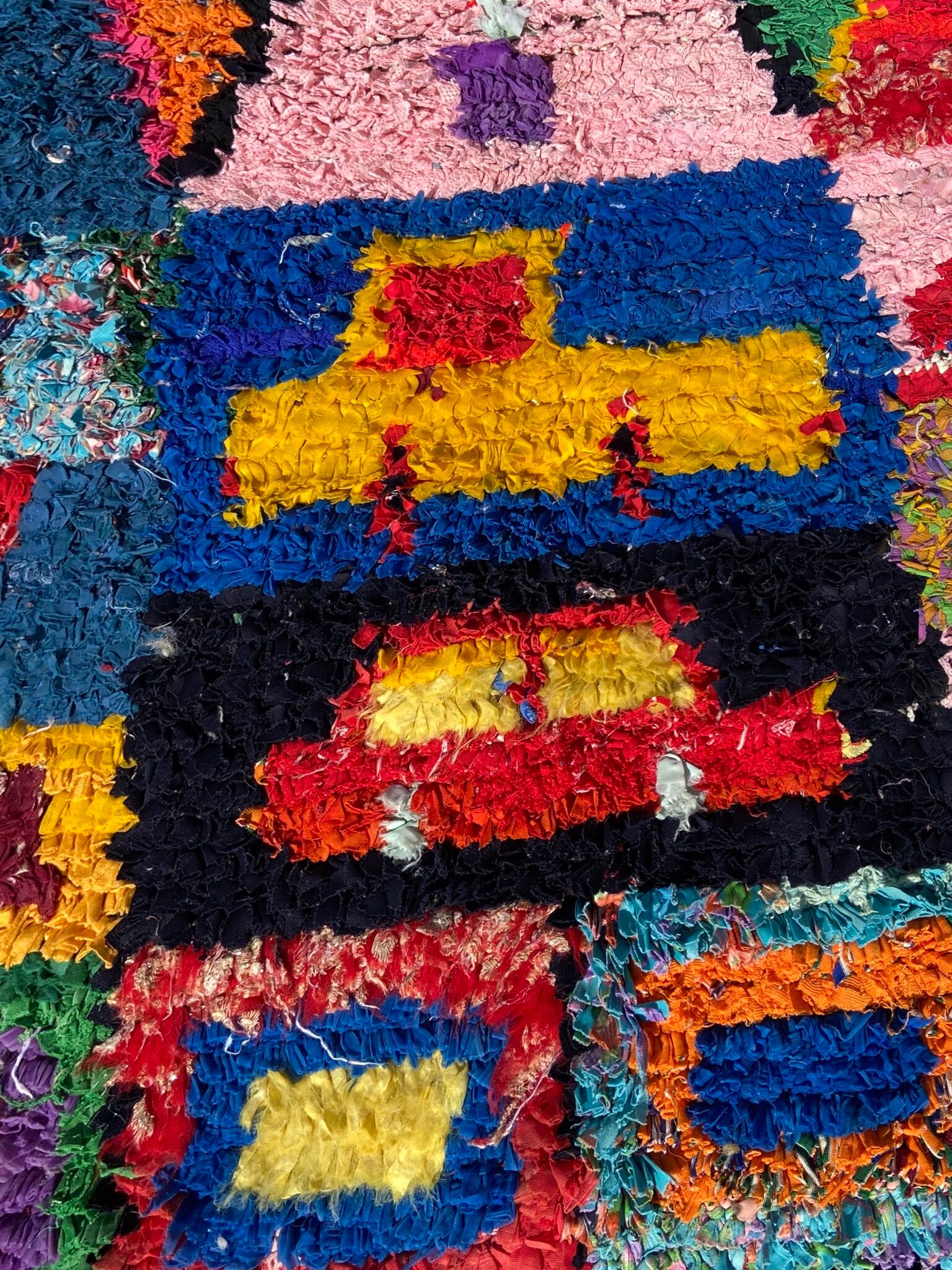 Handmade Moroccan boucherouite carpet 125x210 cm