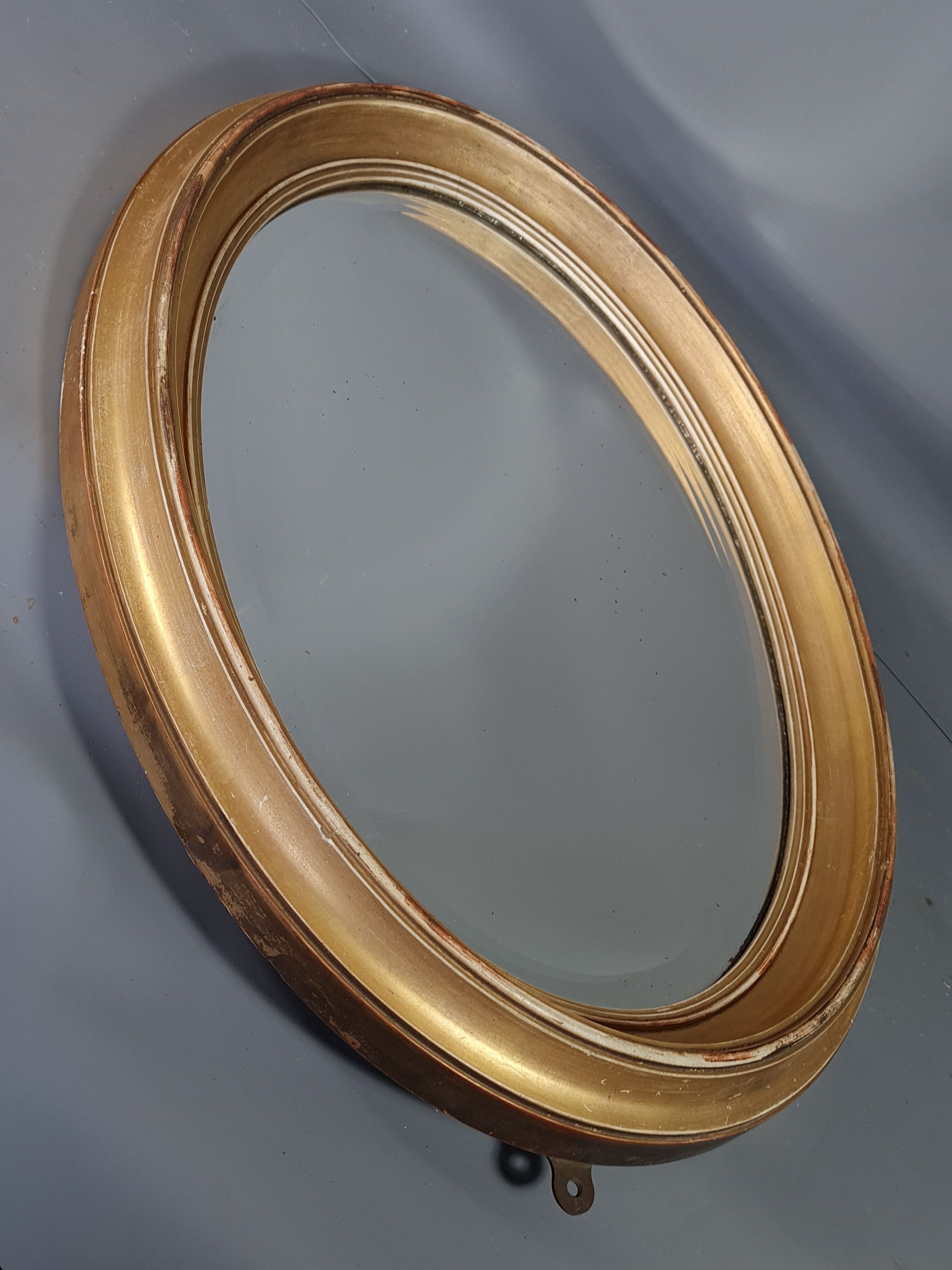 Ancien miroir ovale biseauté bois doré 63x46 cm SB