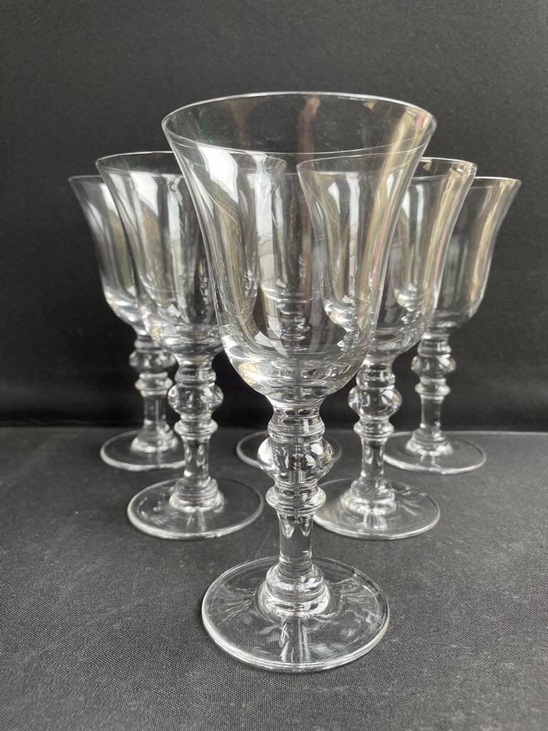 6 Wine Glasses – Stamped Blown Crystal