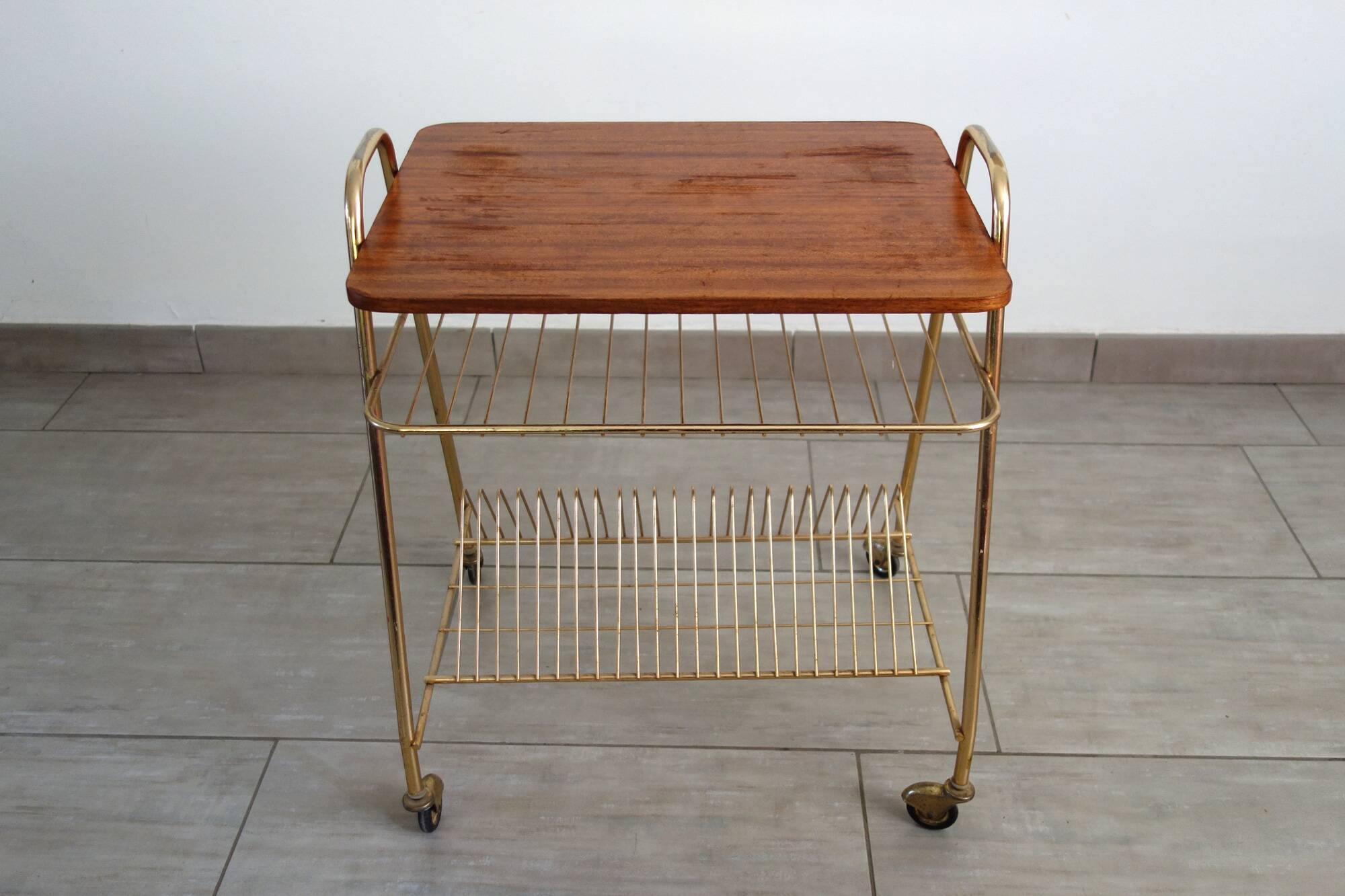 Vintage vinyl and turntable holder serving table