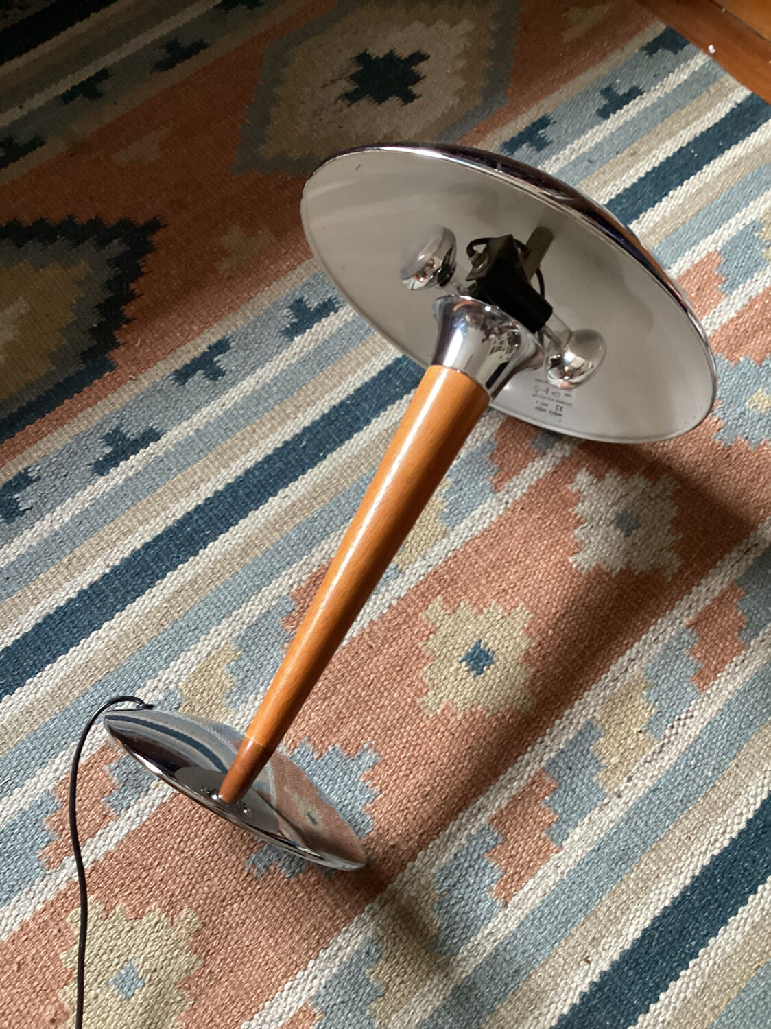 Vintage design liner mushroom table lamp