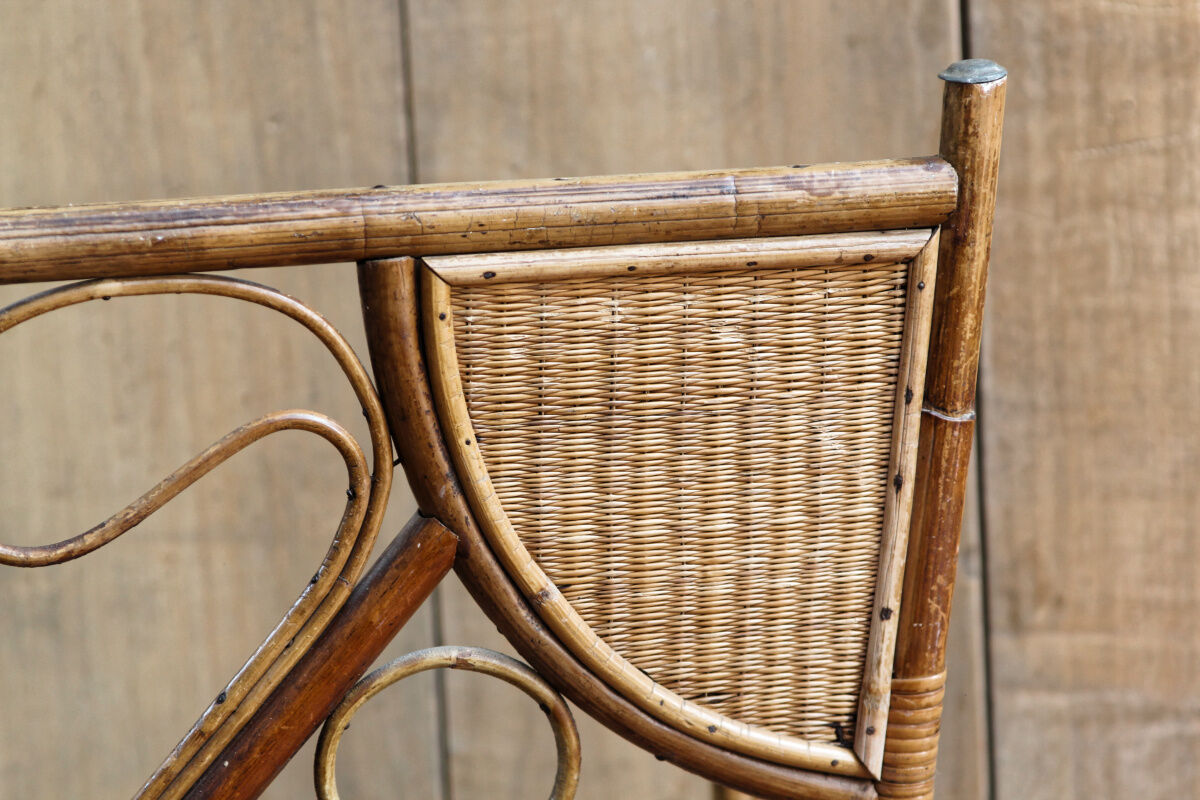 Fauteuil en rotin asymétrique