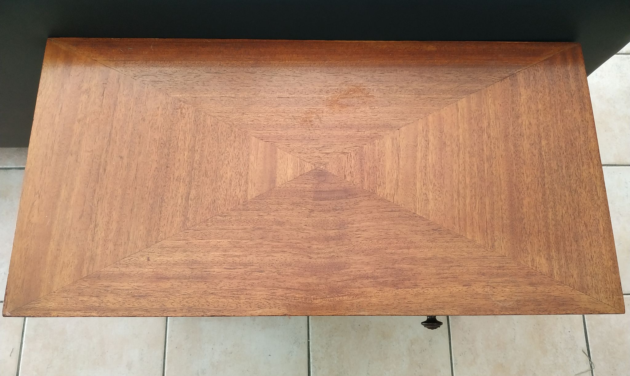 Furniture with work design compass feet
