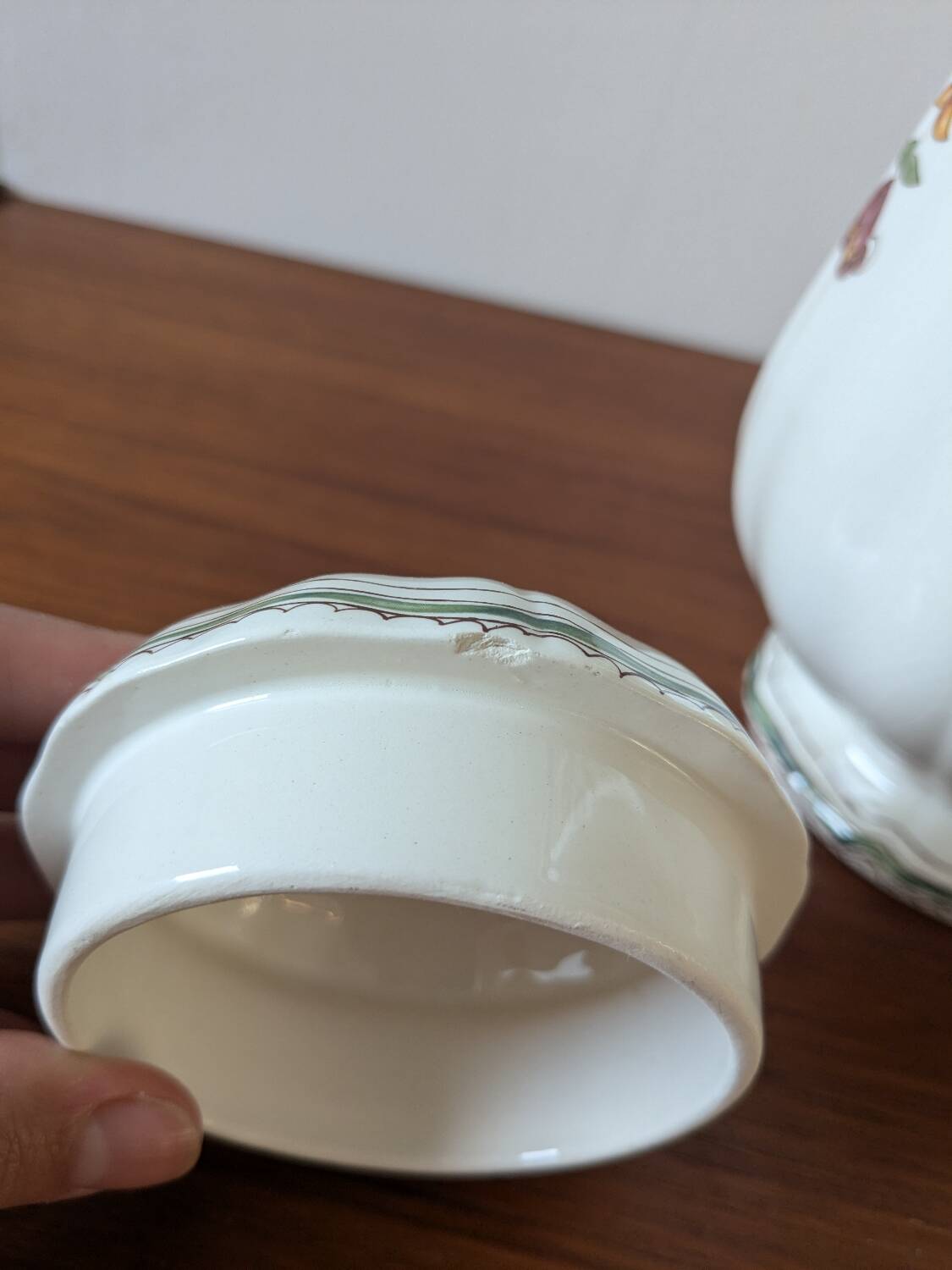 Gien earthenware coffee pot, Moustiers Olérys decor