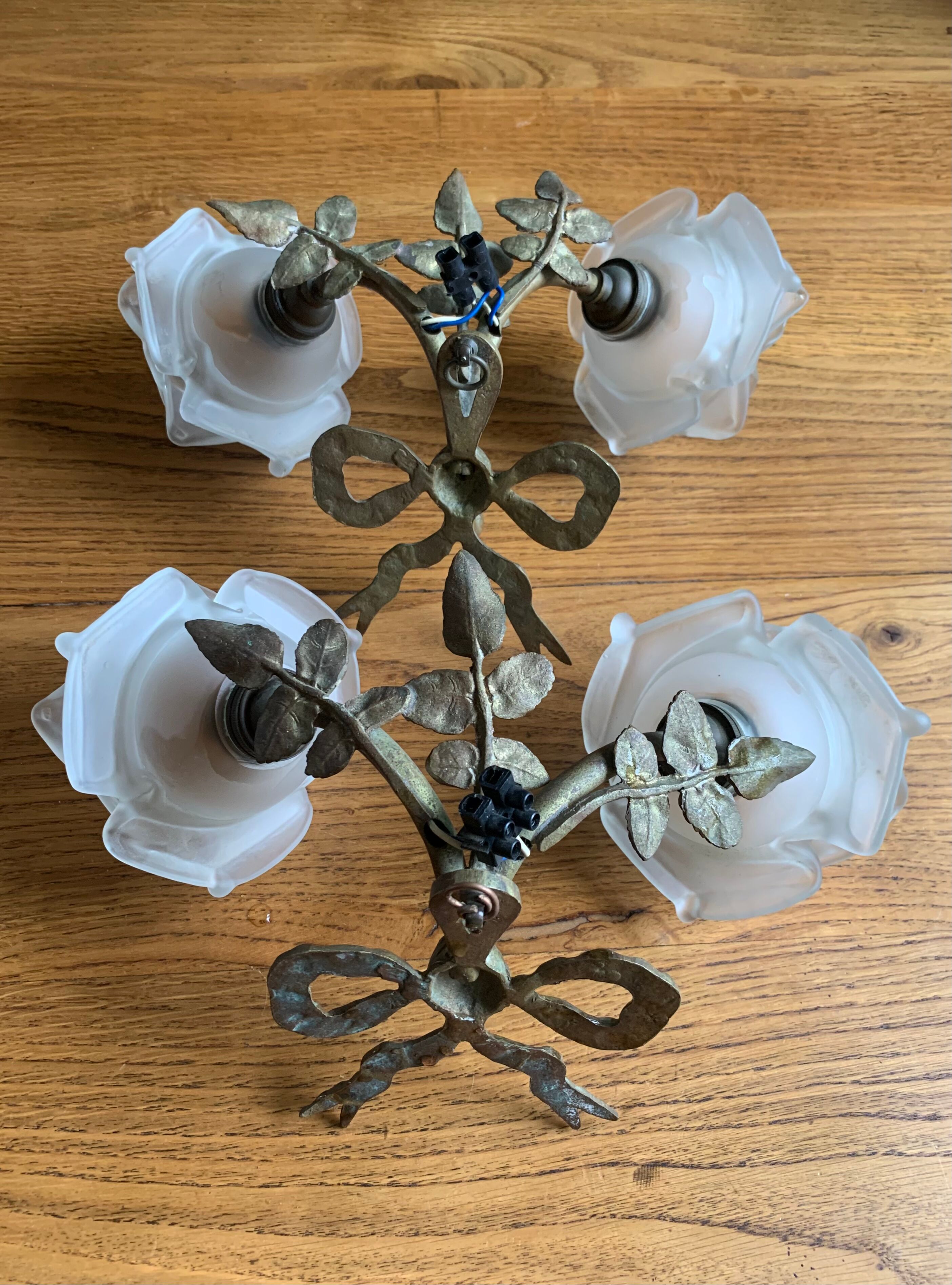 Set of 2 golden knot sconces