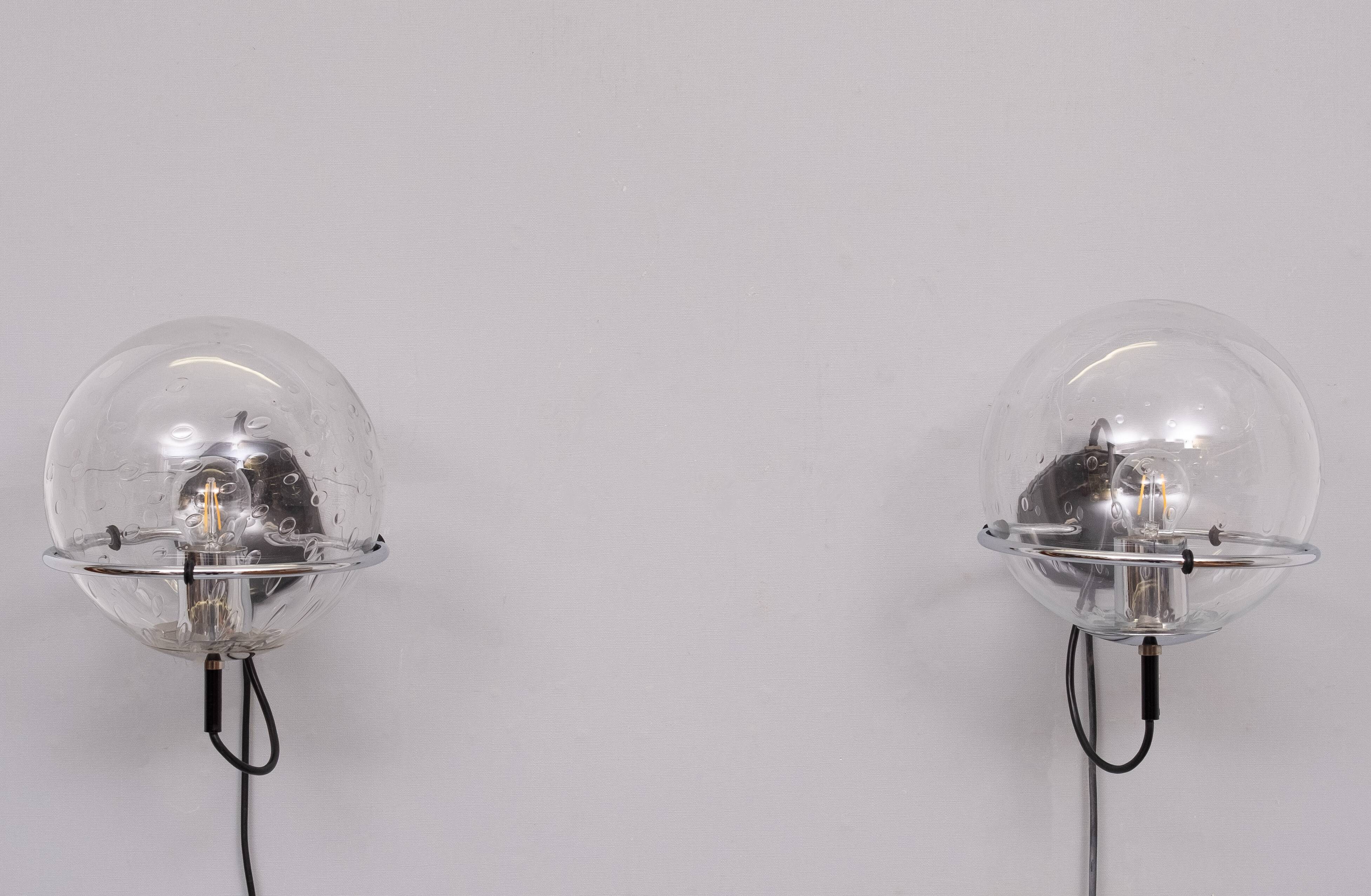 set Basket-Globe wall lamps with raindrop glass bowl by Raak, 1970s