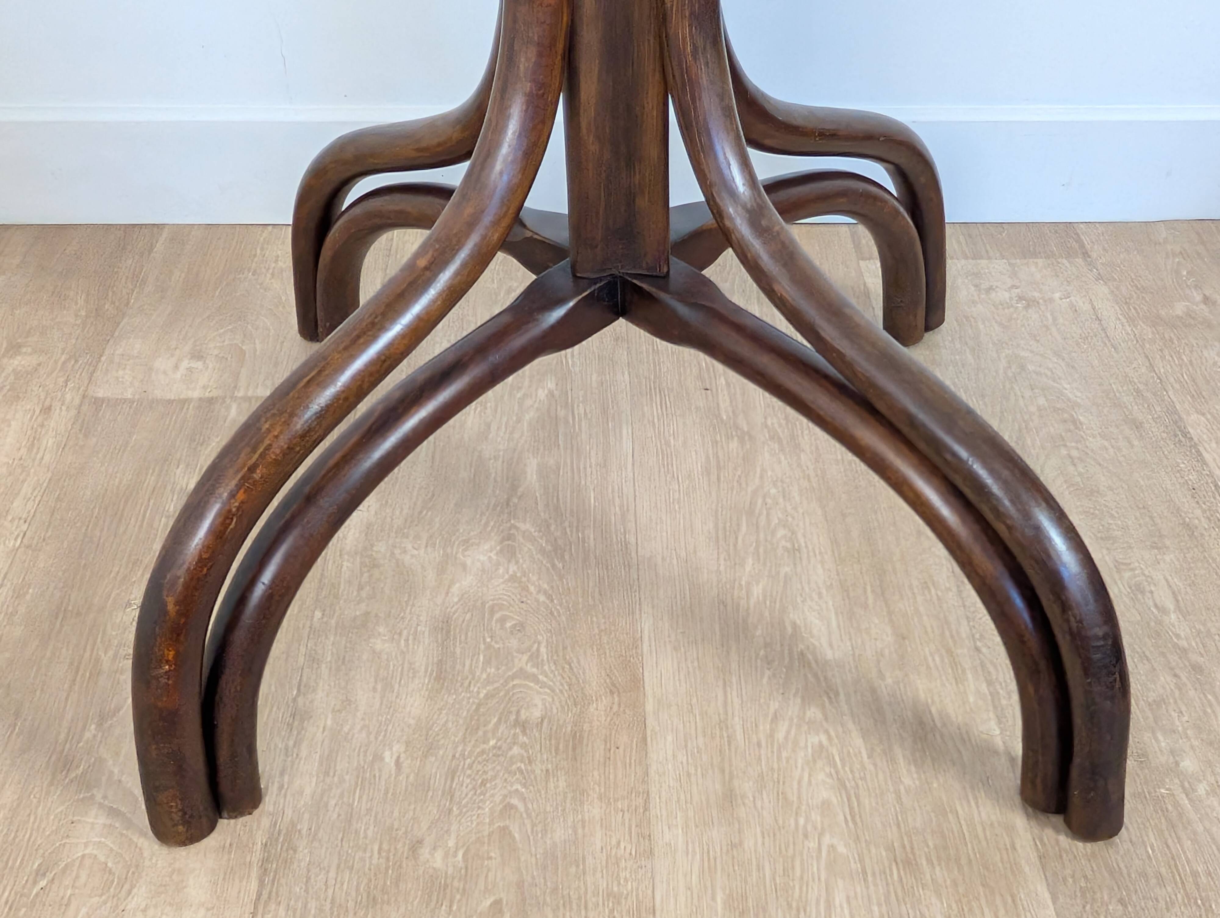 Fischel parrot coat rack