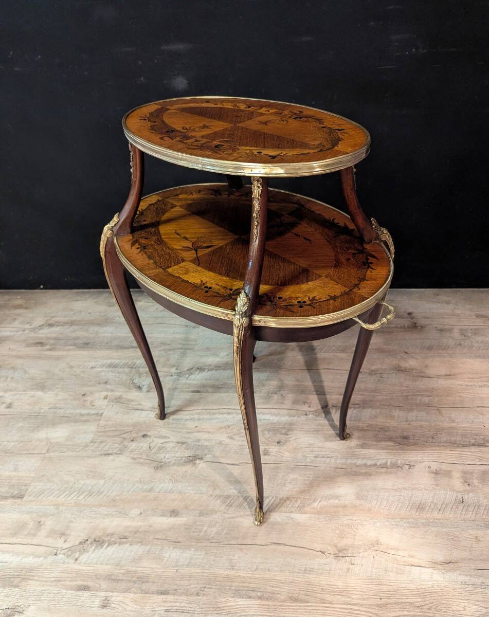 Louis XV style tea table – Marquetry and gilded bronze