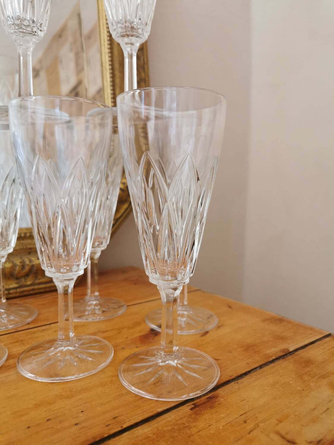 “Flower” champagne flutes