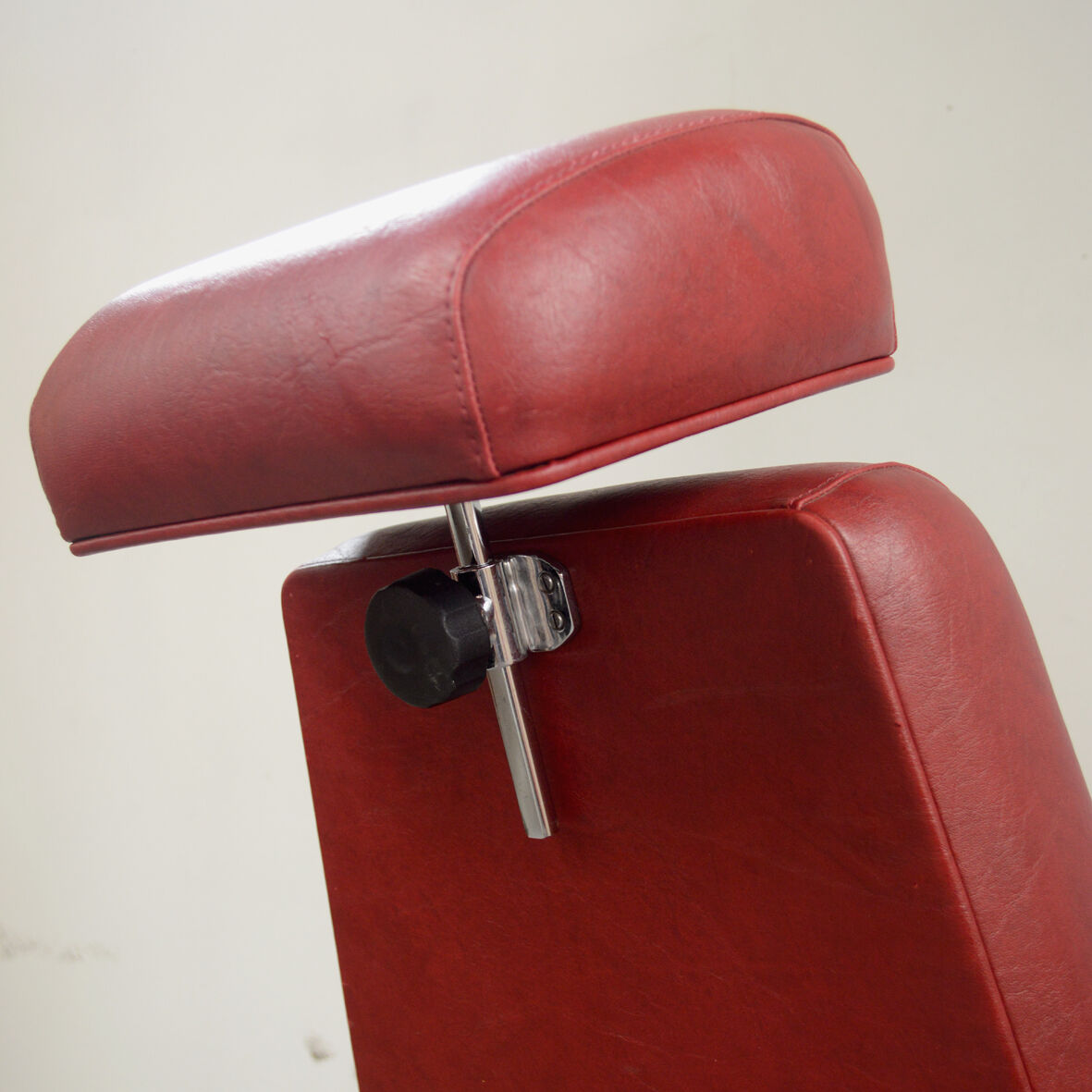 Dentist retro red skai