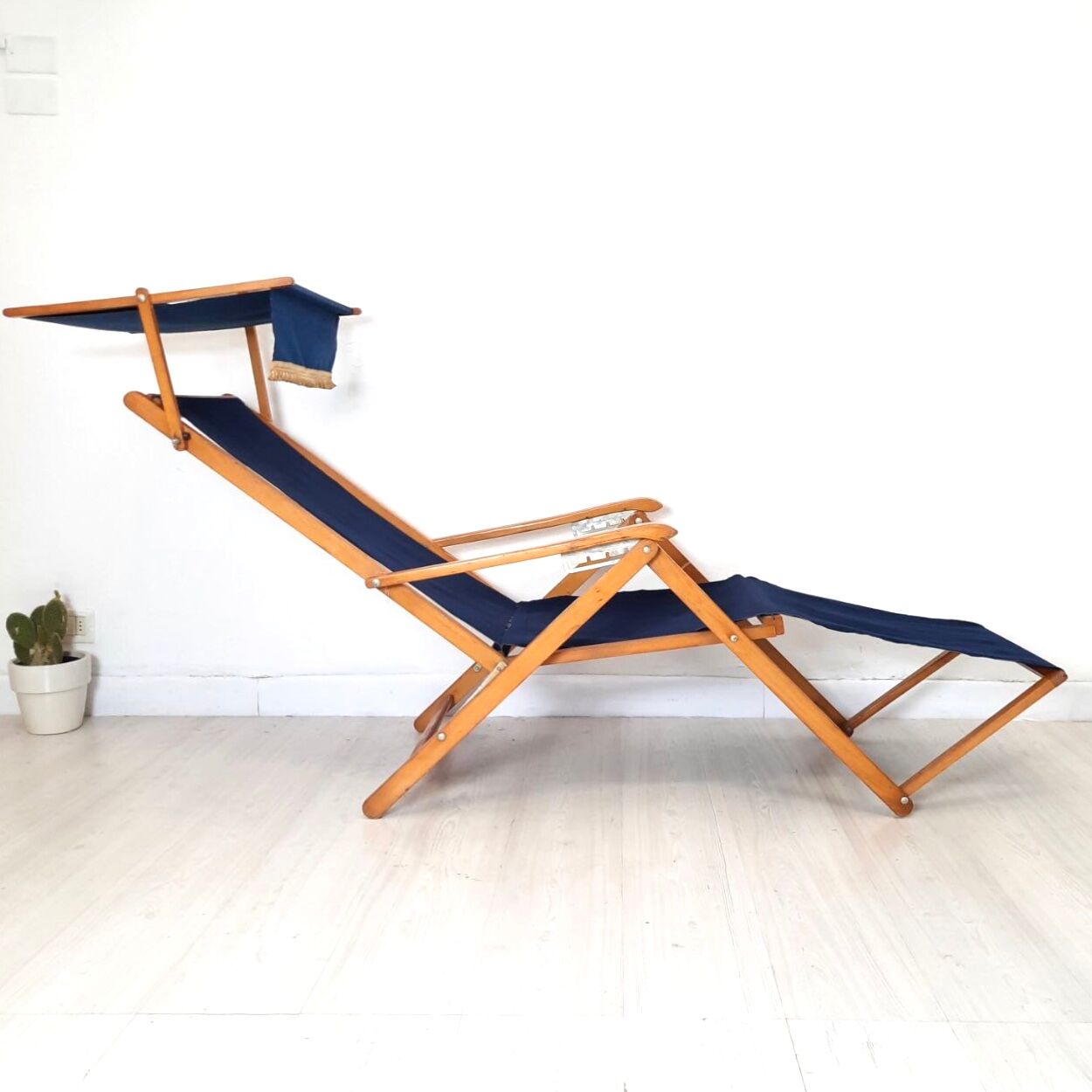 Vintage rehabilitable beach bed, Fratelli Reguitti production