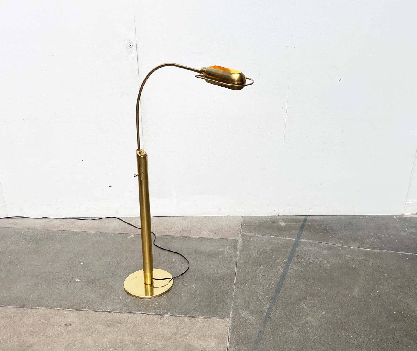 Vintage Hollywood Regency brass floor lamp by designer Florian Schulz, 1970s.
