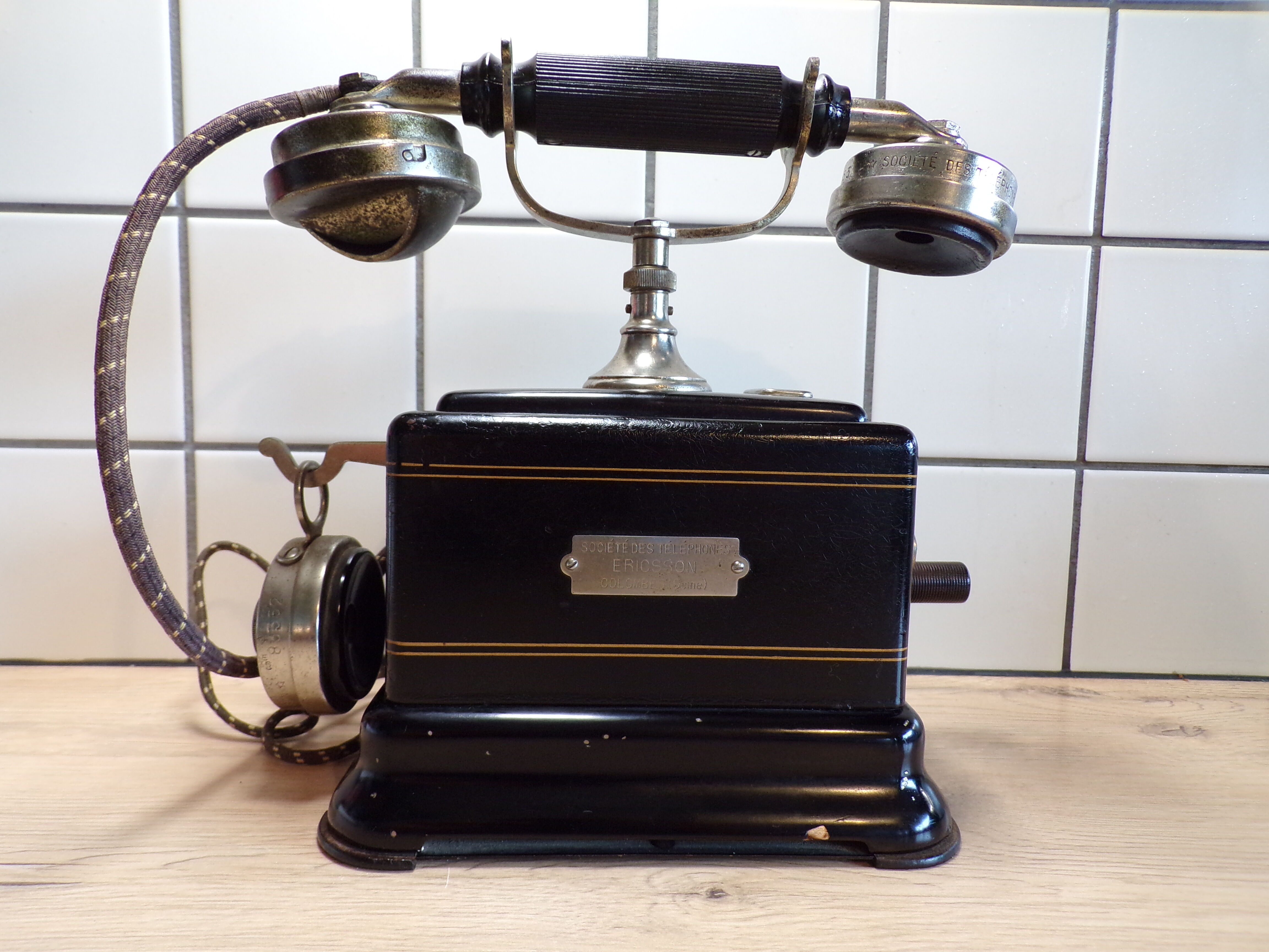 Phone 1920 with crank