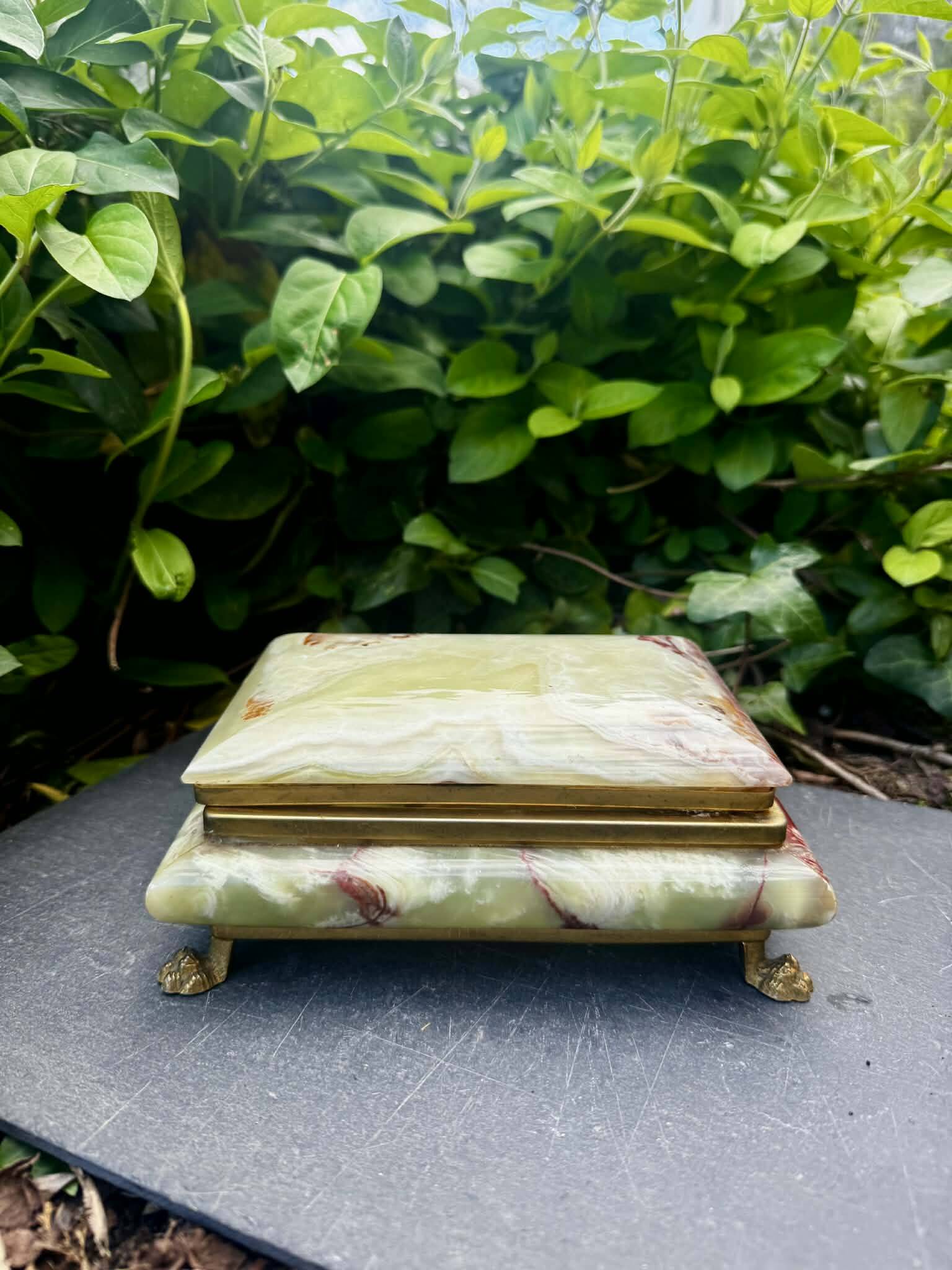 Ashtray, onyx box from the 1960s, vintage Italy.