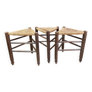 Série de 3 tabourets tripodes bois et paille