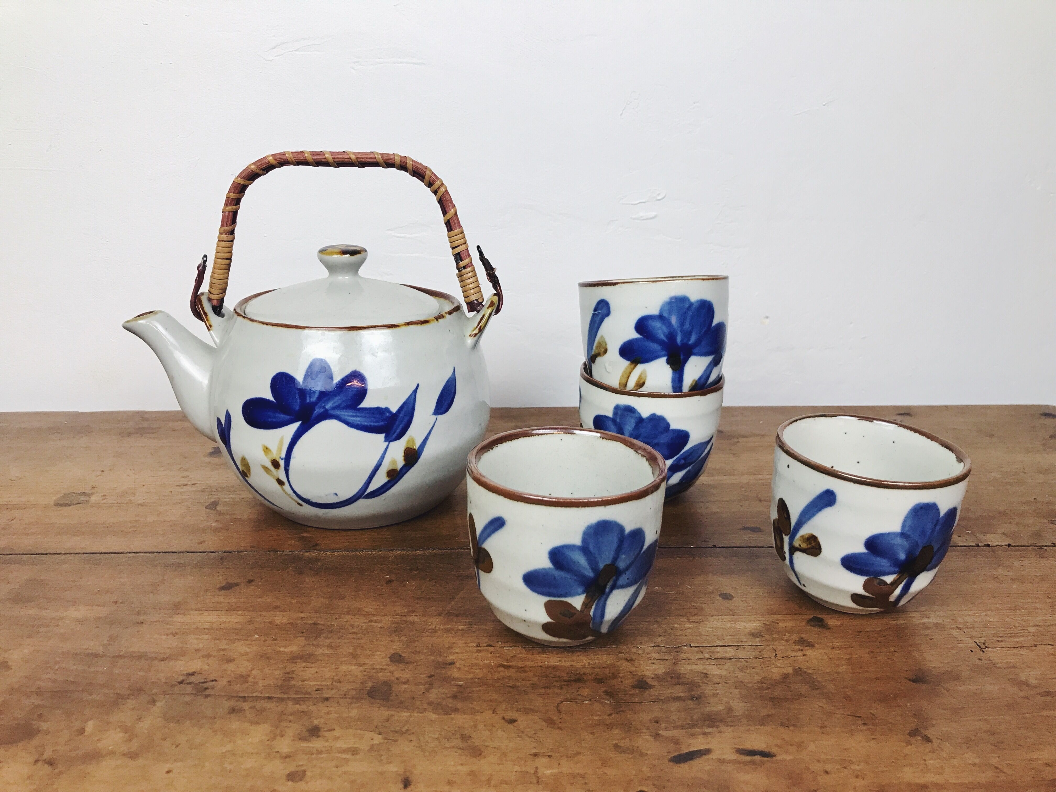 teapot and 4 cups in glazed stoneware - hand-painted blue décor