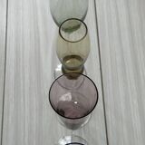 4 verres à pied multicolores