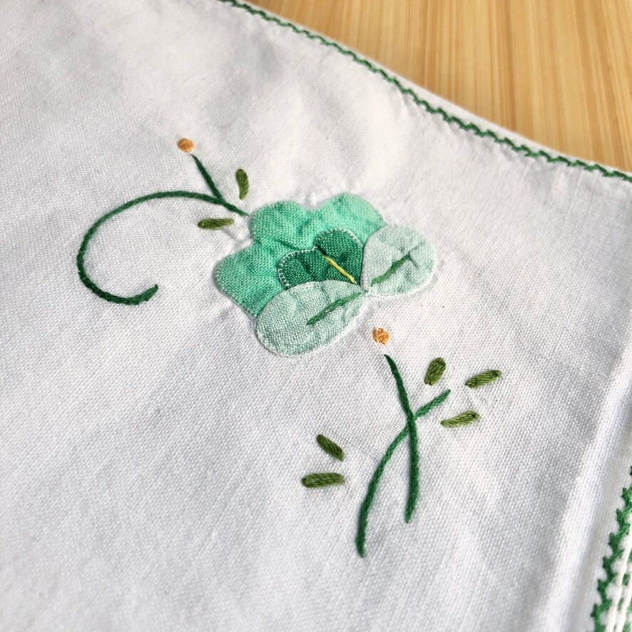 6 hand-embroidered vintage towels