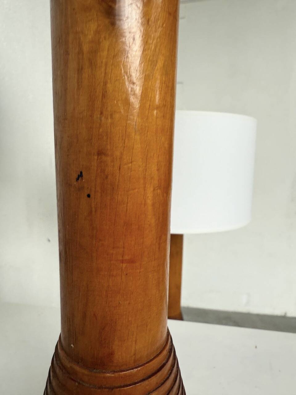 Paire de lampes de table bois chêne années 50