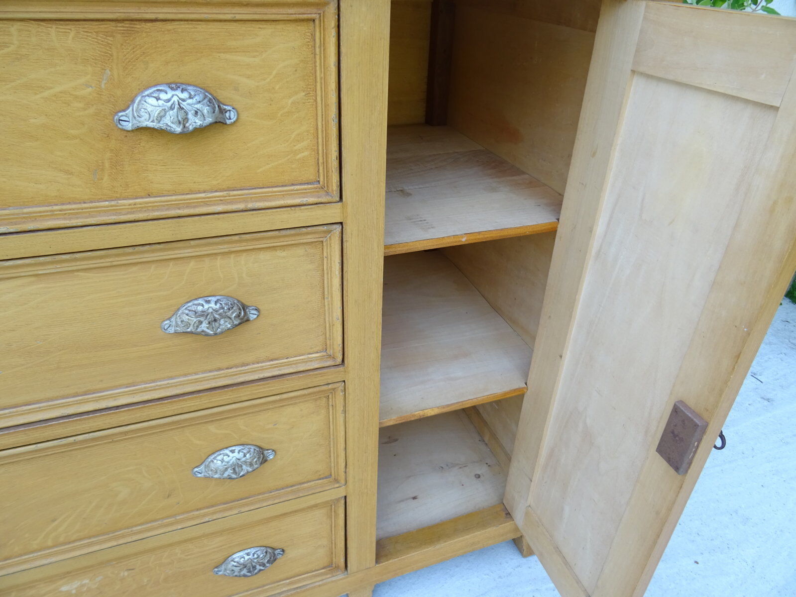 Shop furniture counter