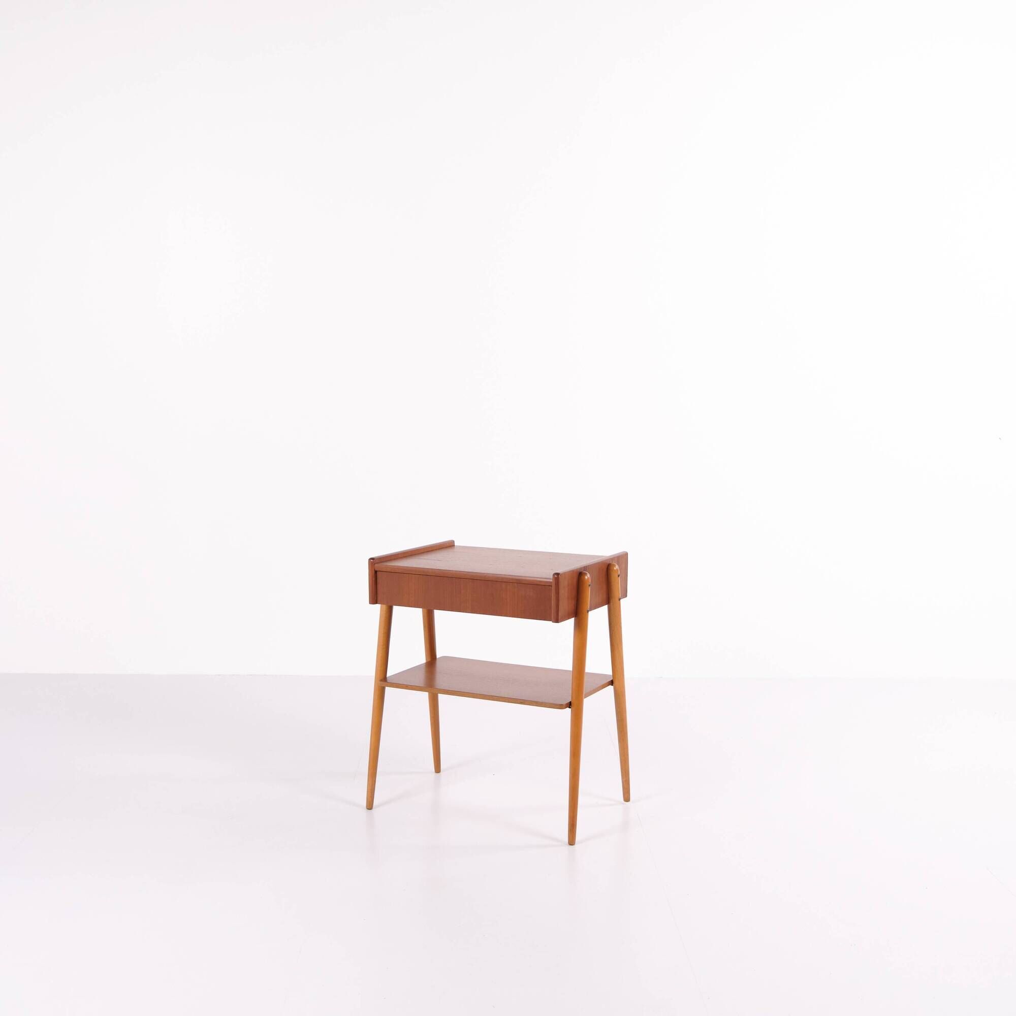 Side/bedside table - Teak - AB Carlström & Co furniture factory - Sweden - 1950s