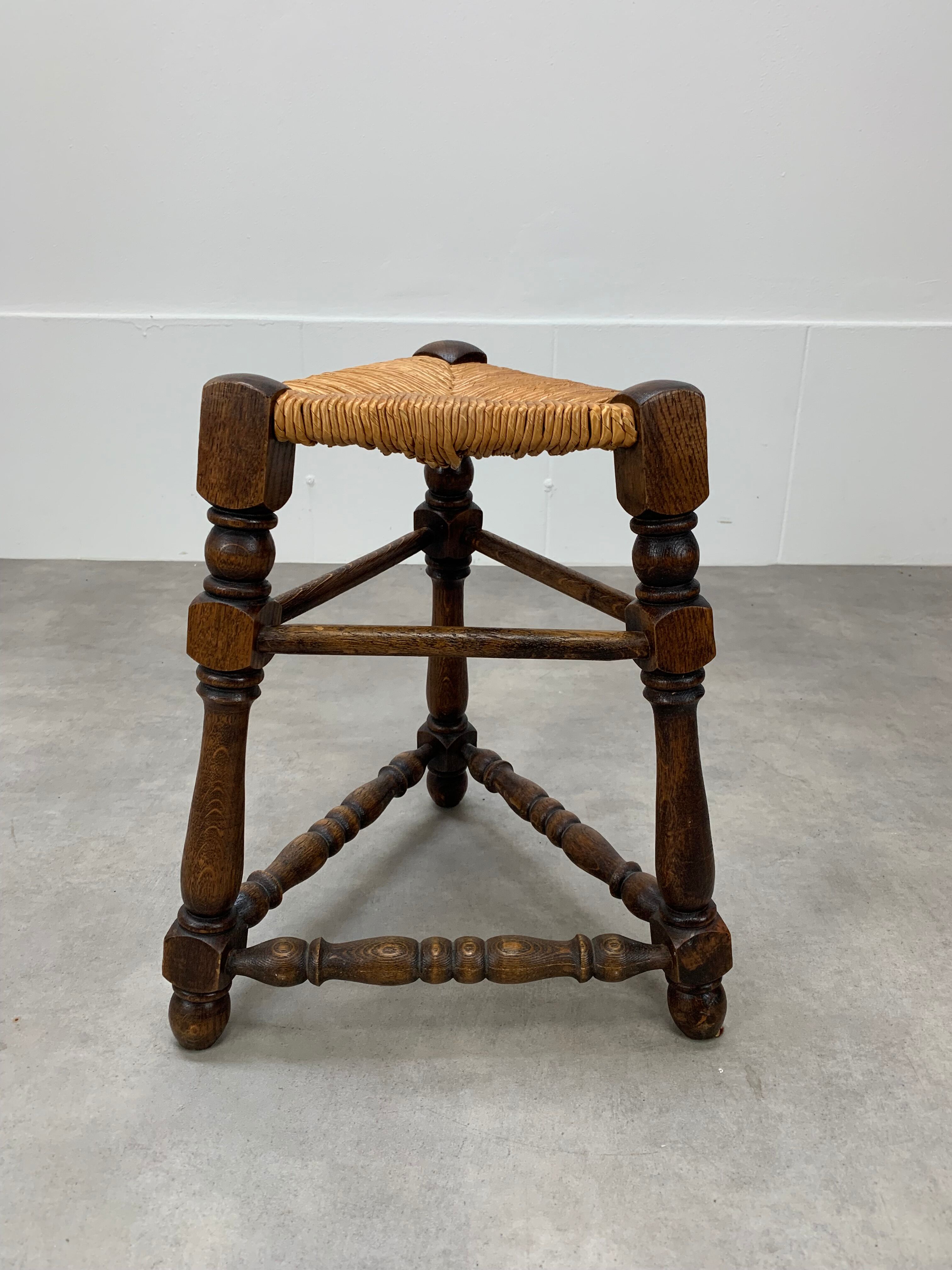 Tripod stool straw and turned wood
